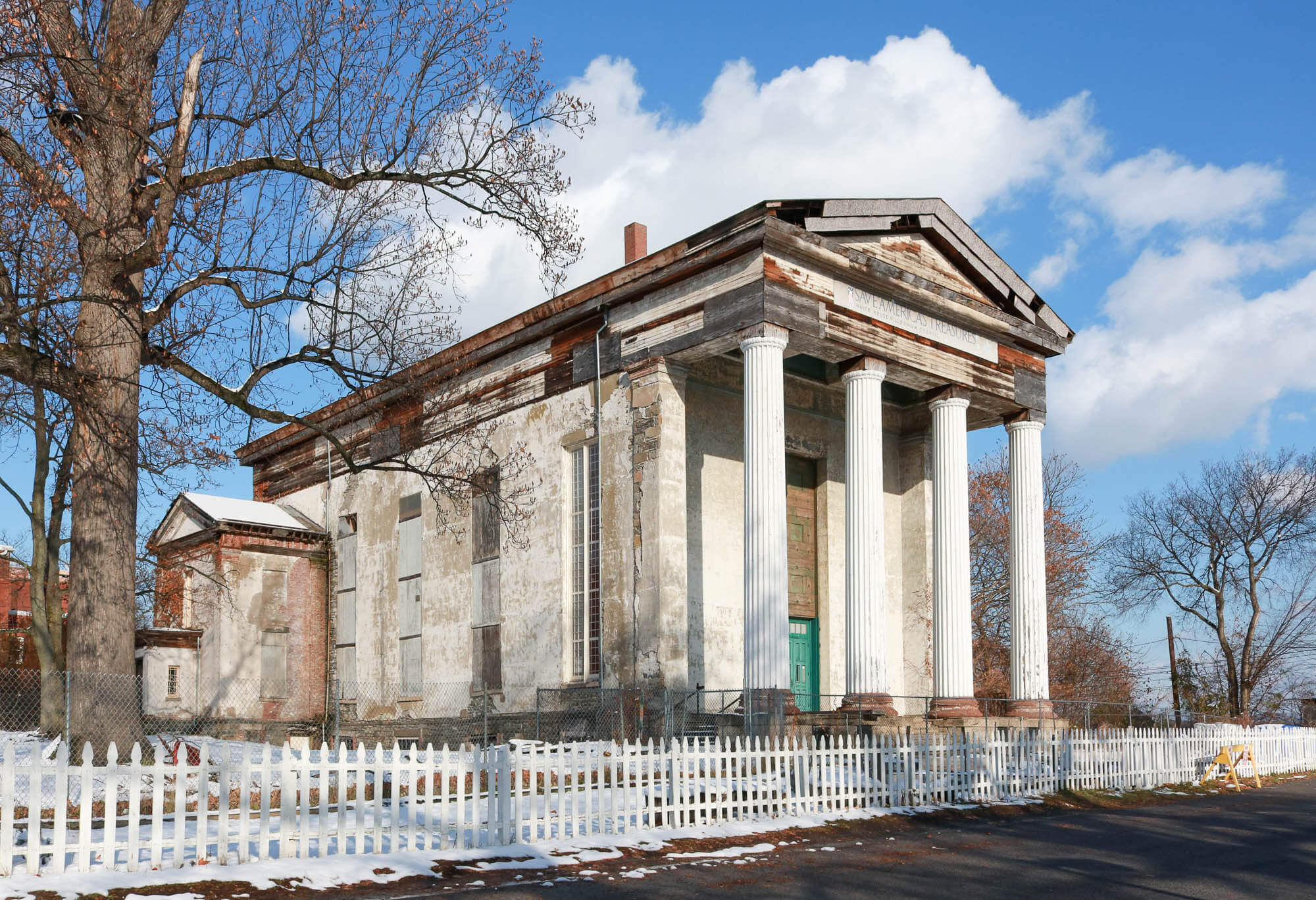 greek revival dutch reformed church with massive columns