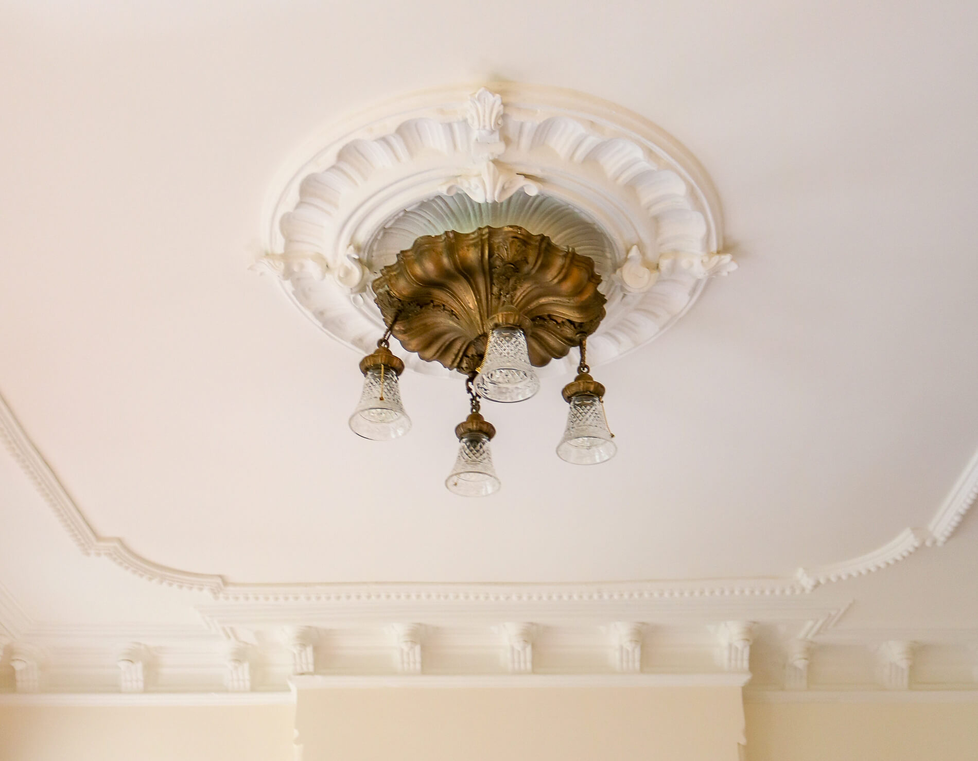 ceiling medallion decorative install