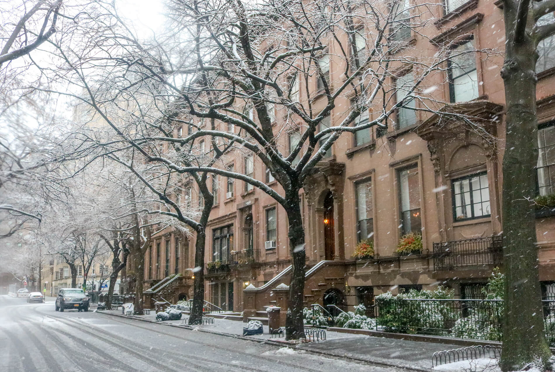 brooklyn heights snow brownstones