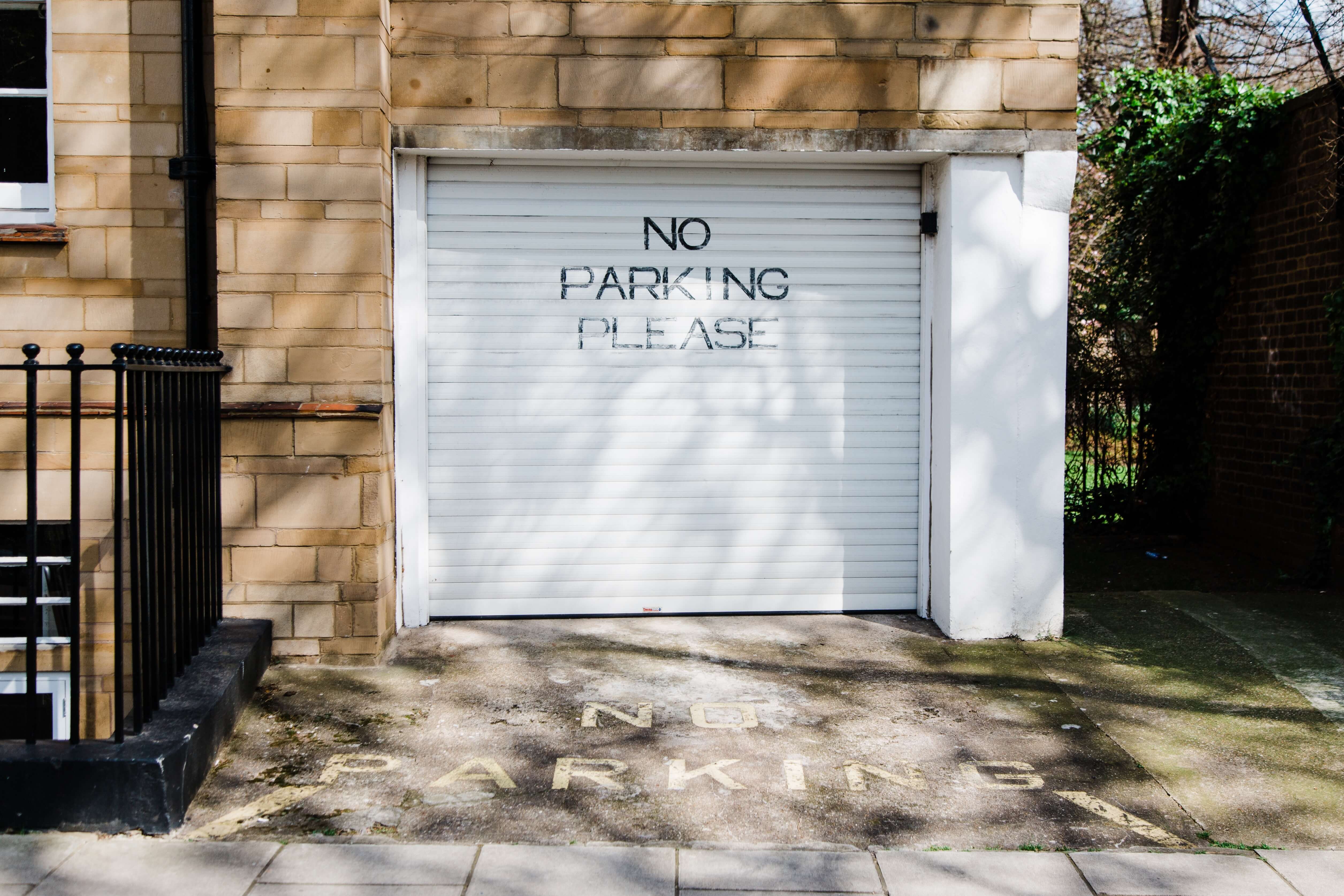 parking driveway car rules