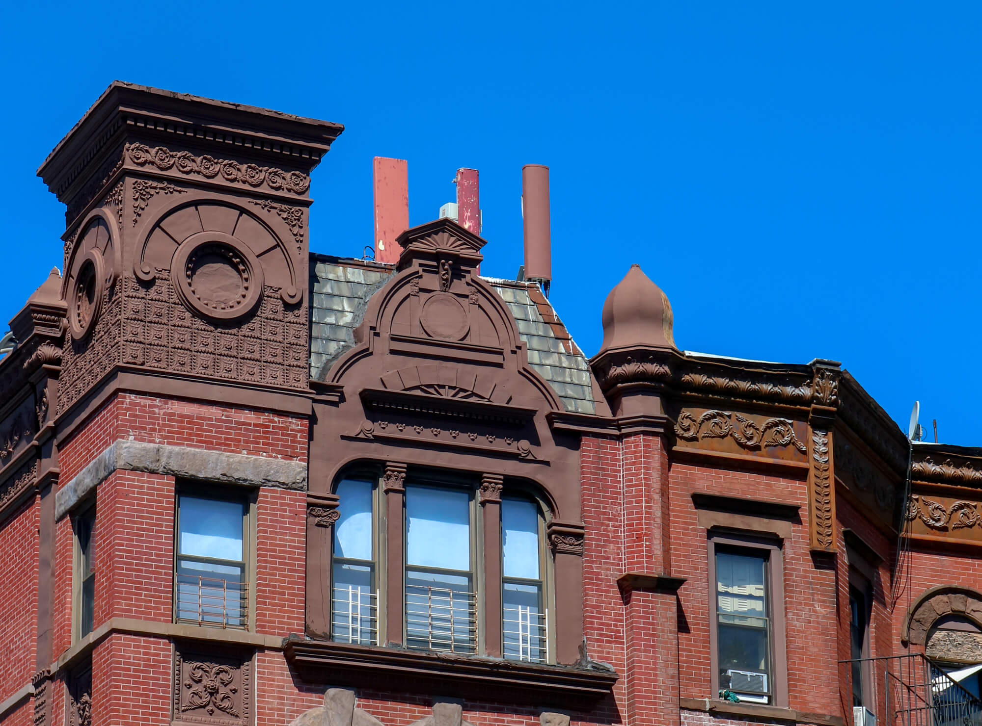 painting metal cornice