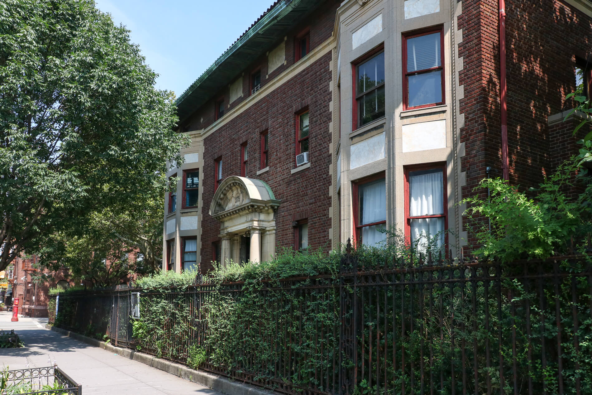 375 stuyvesant avenue