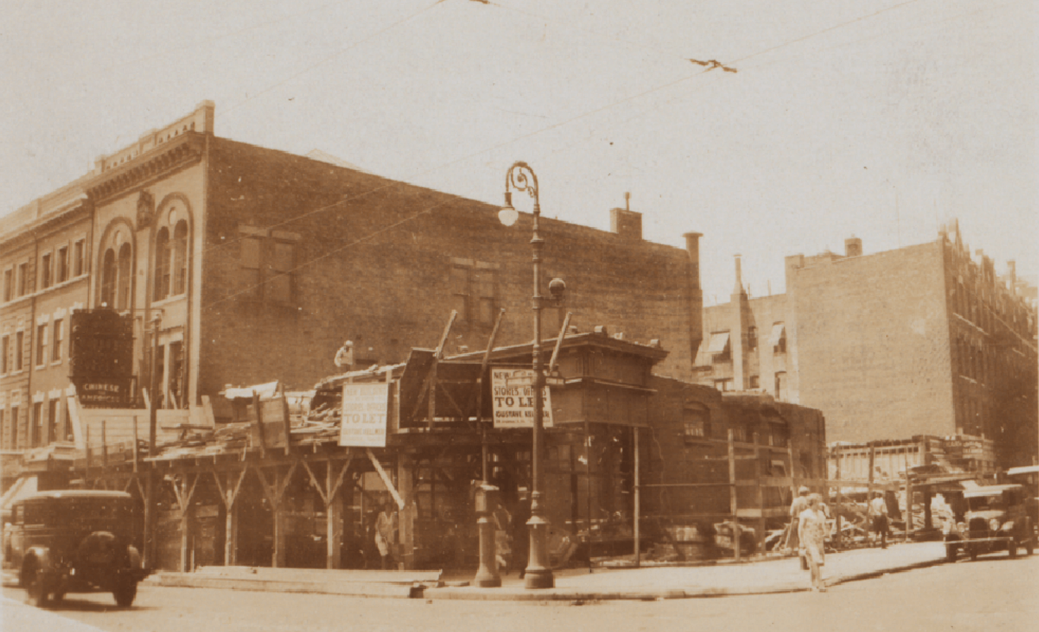 Here is the corner of Flatbush Avenue and Caton Avenue in 1929. The old post office building is just out of view on the far left. 