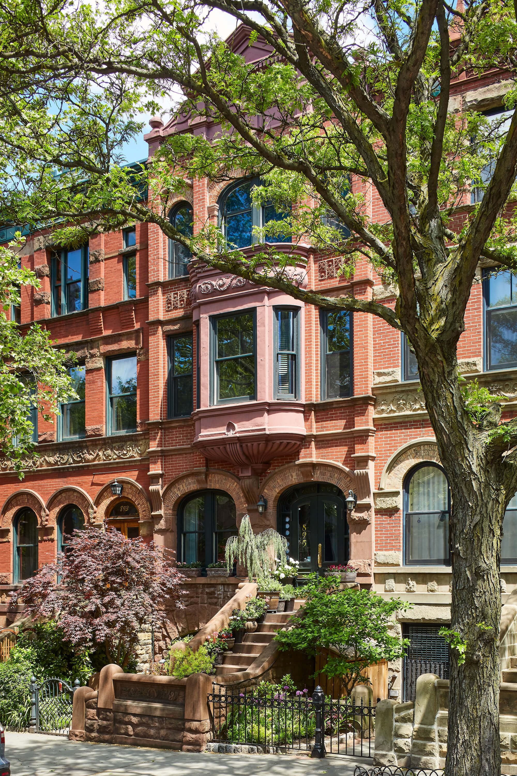 bricks brownstone