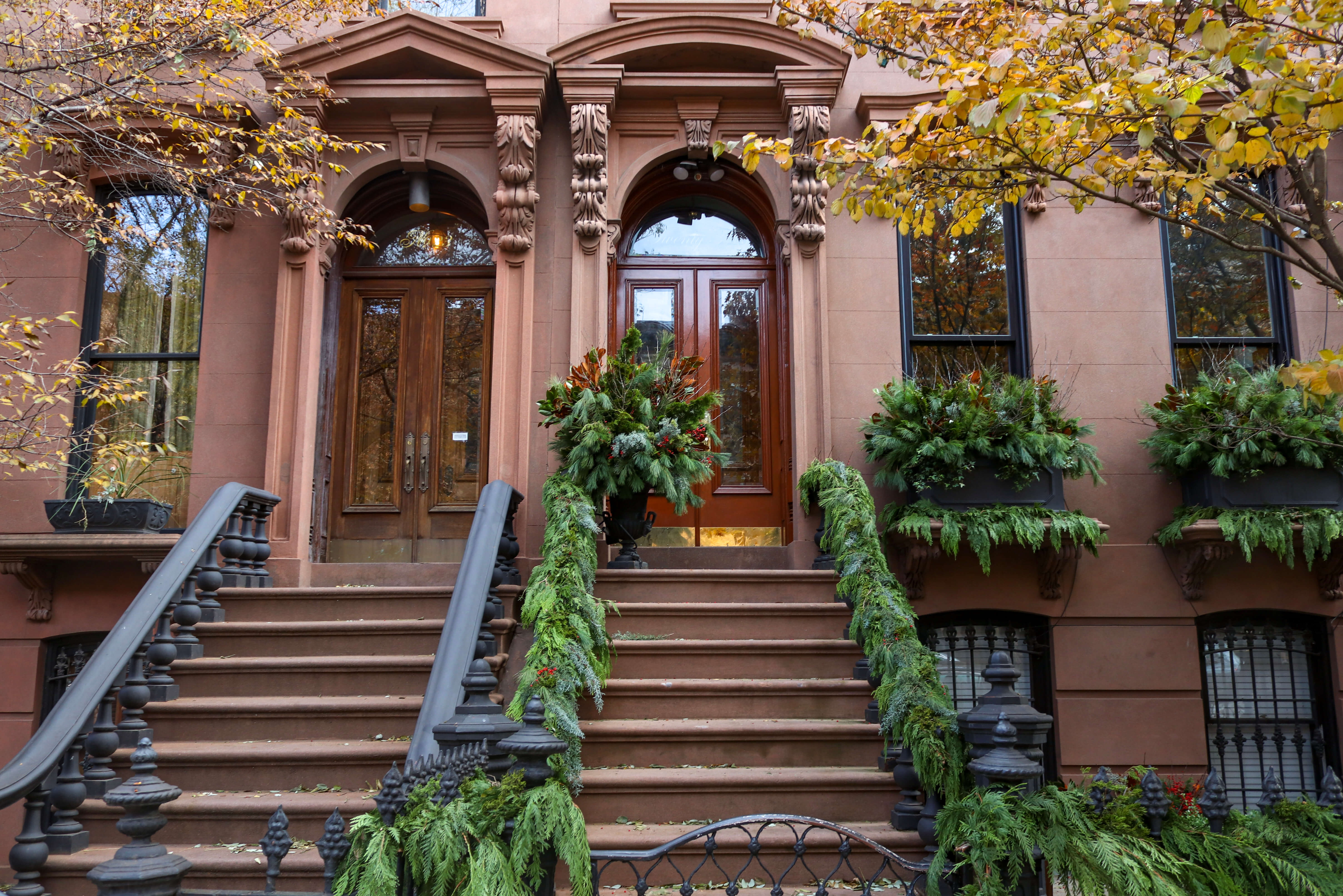 brooklyn brownstone clinton hill stoop
