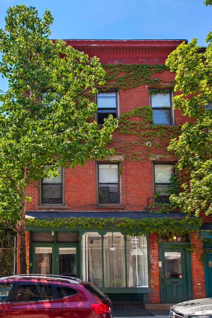 vinegar hill 54 Hudson exterior
