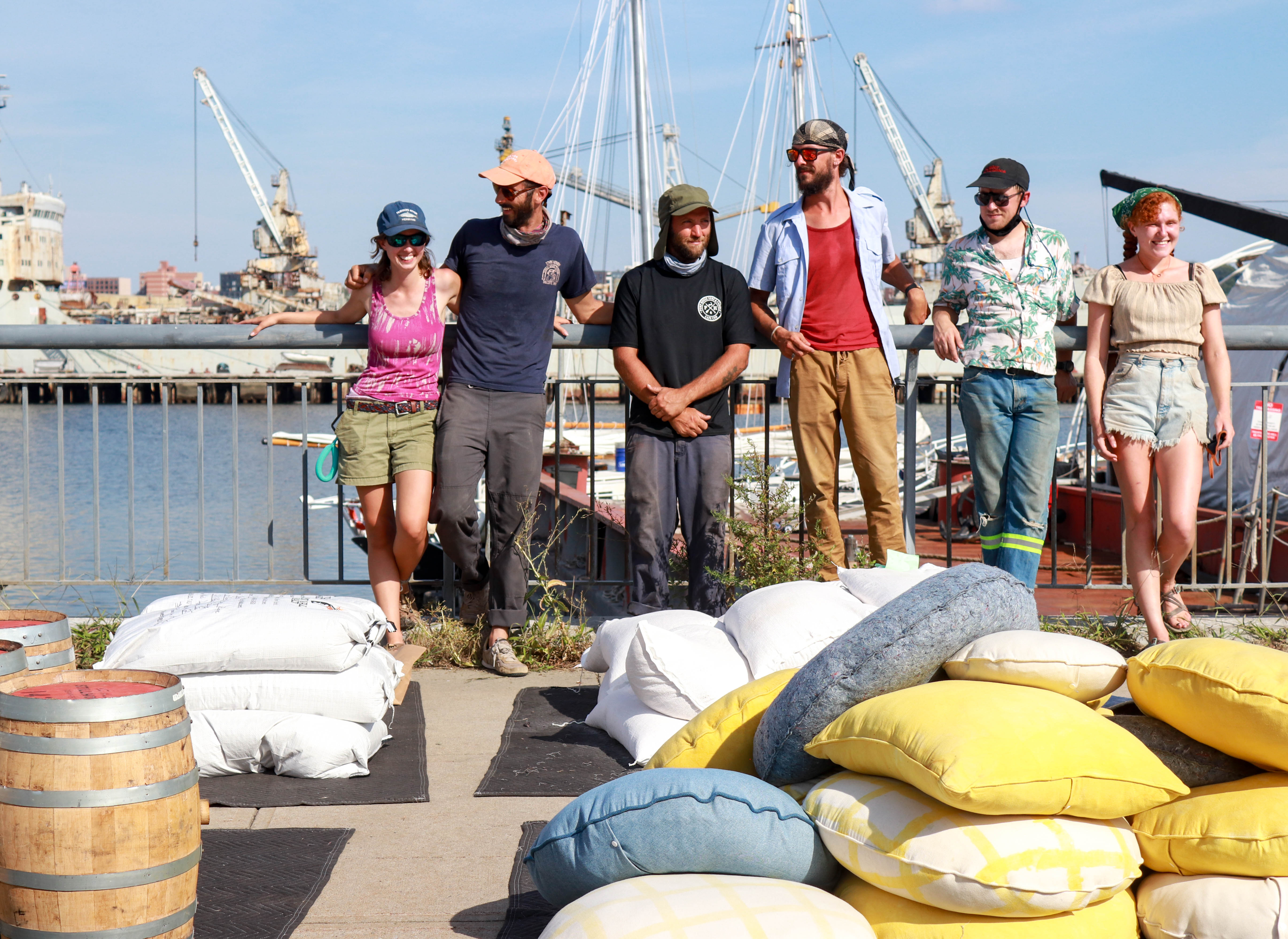 cargo and crew of Apolonia