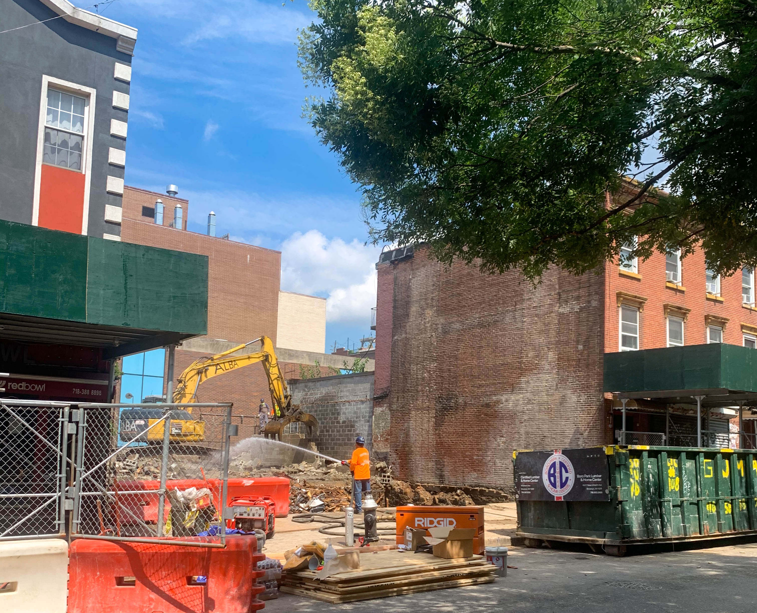 bedford avenue building collapse