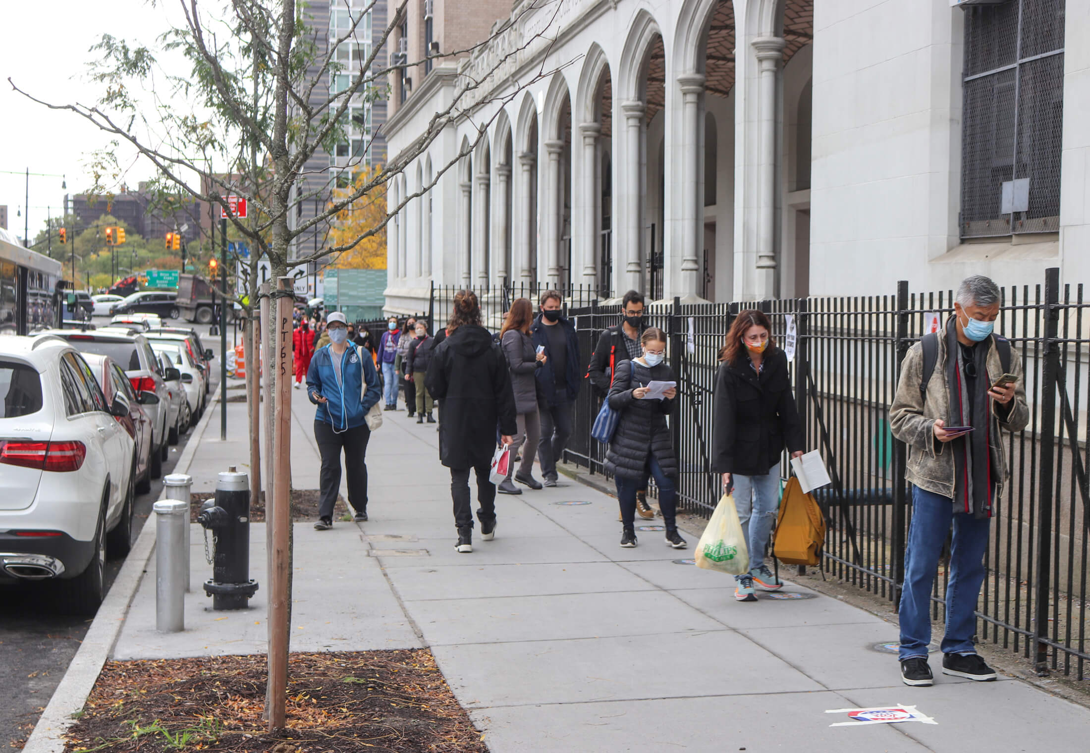 early election voting lines in brooklyn