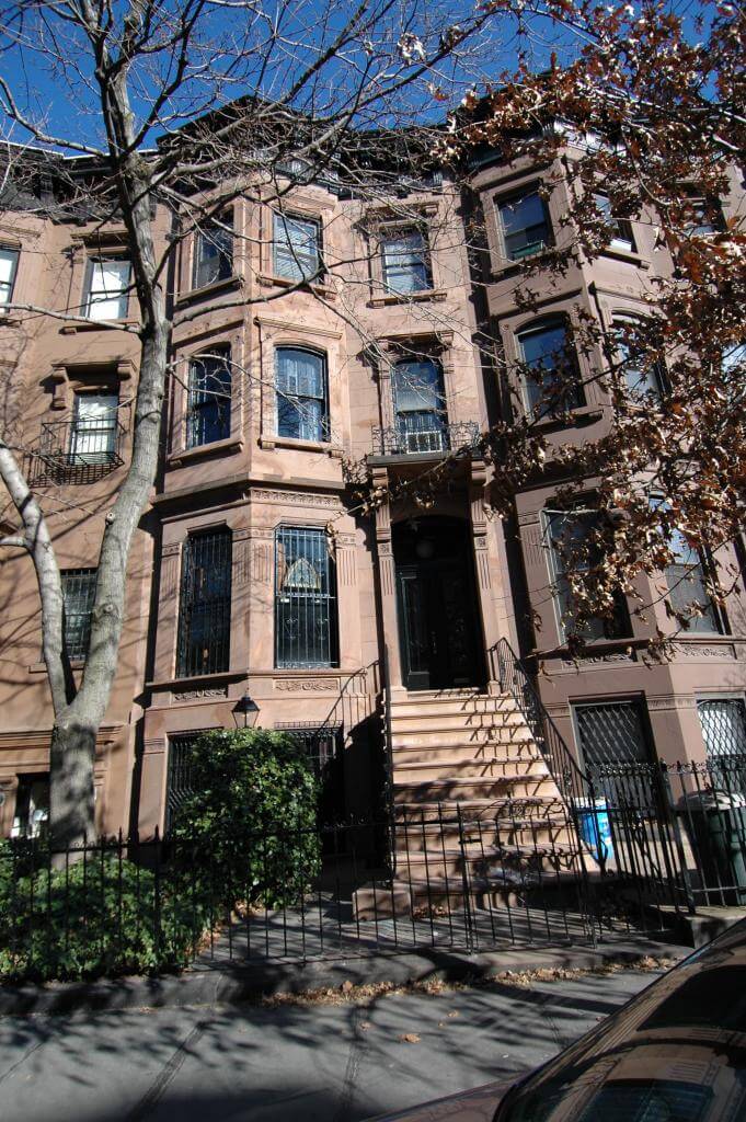 213 st johns place exterior