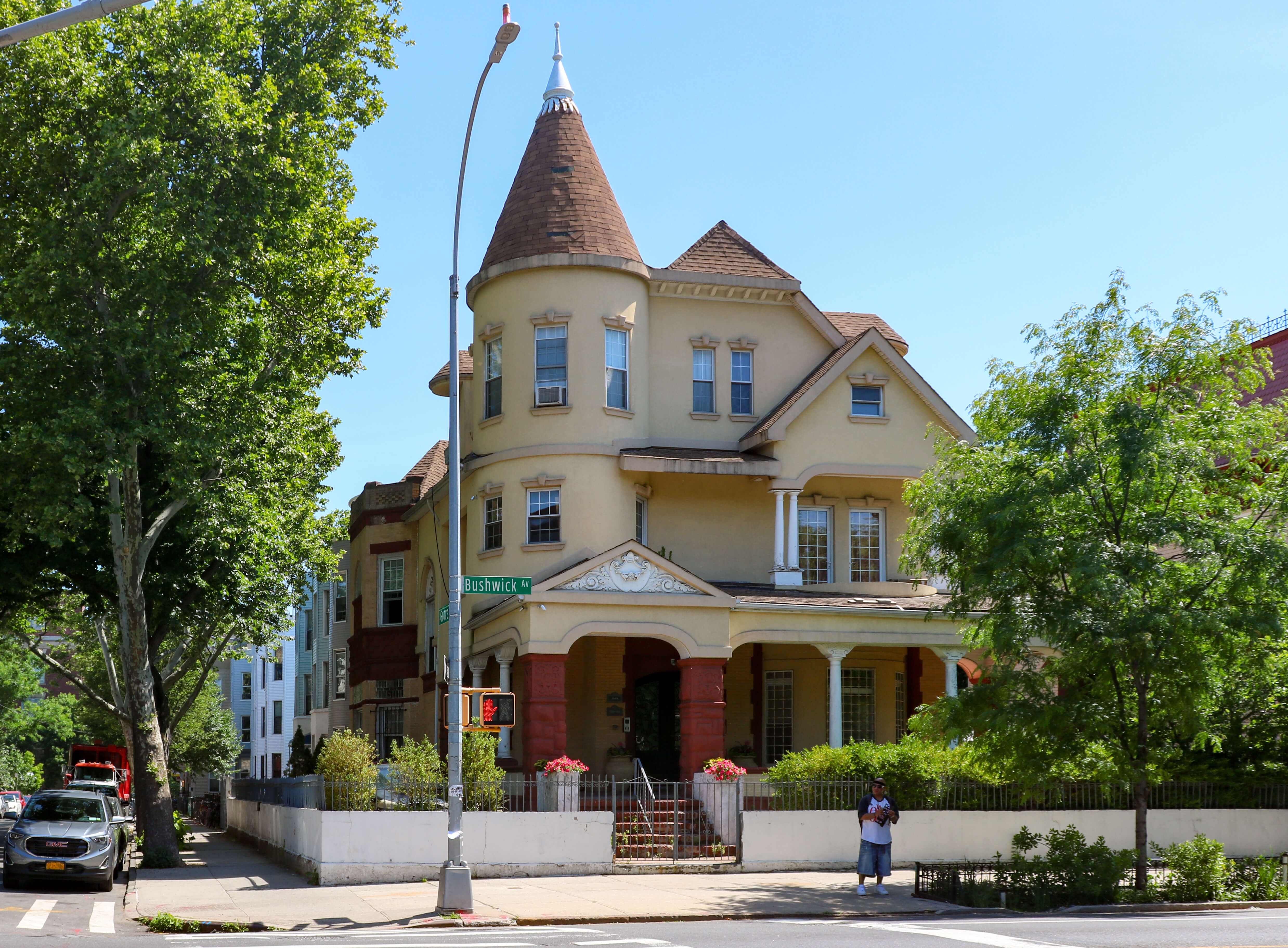 house at 1001 bushwick avenue