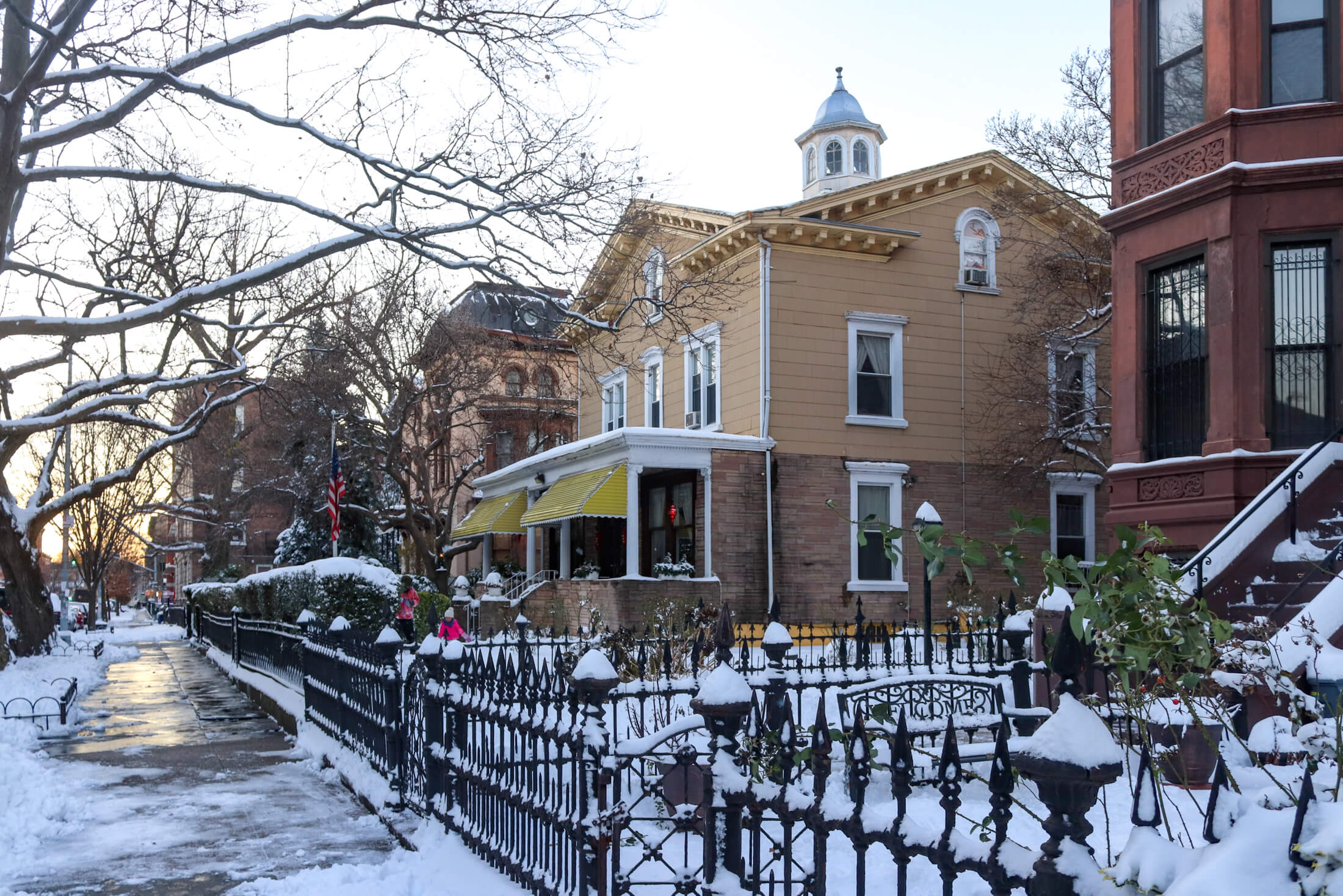 snow in bed stuy brooklyn