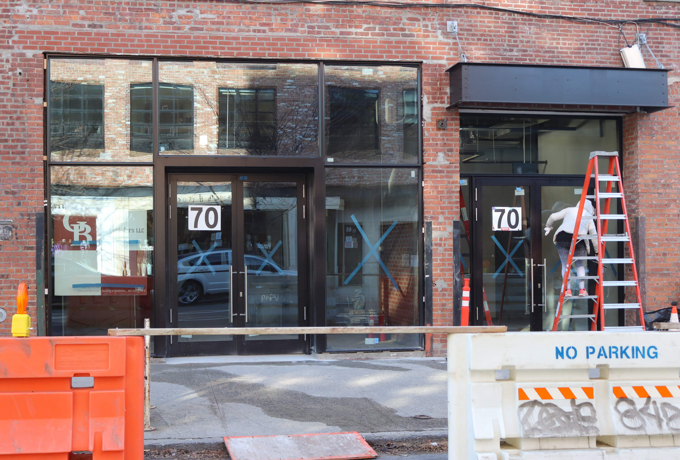 empty storefront williamsburg north 6th street