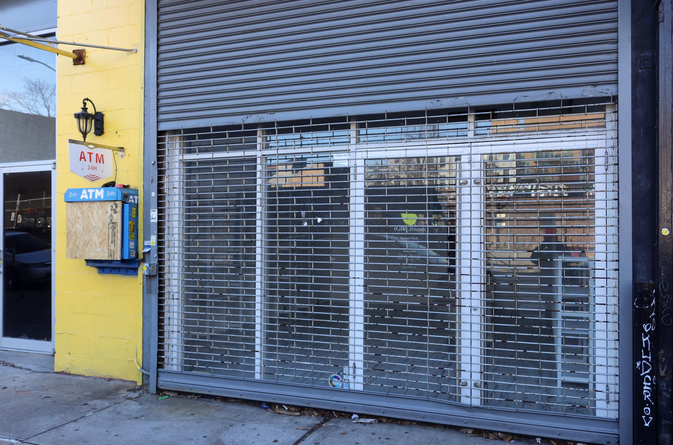 empty storefront williamsburg north 6th street