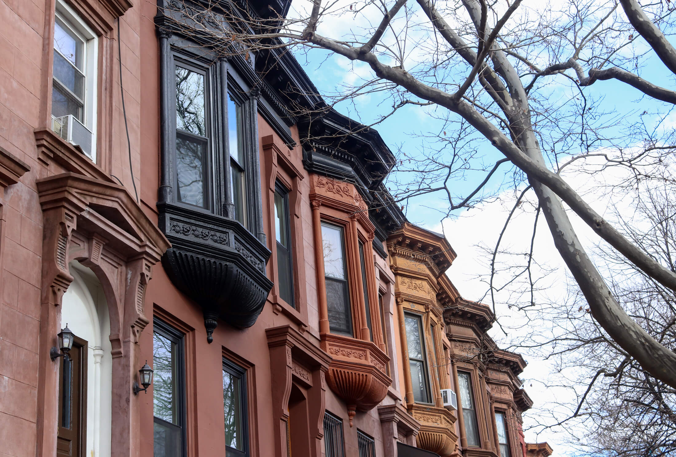 bed stuy cornices, oriel windows