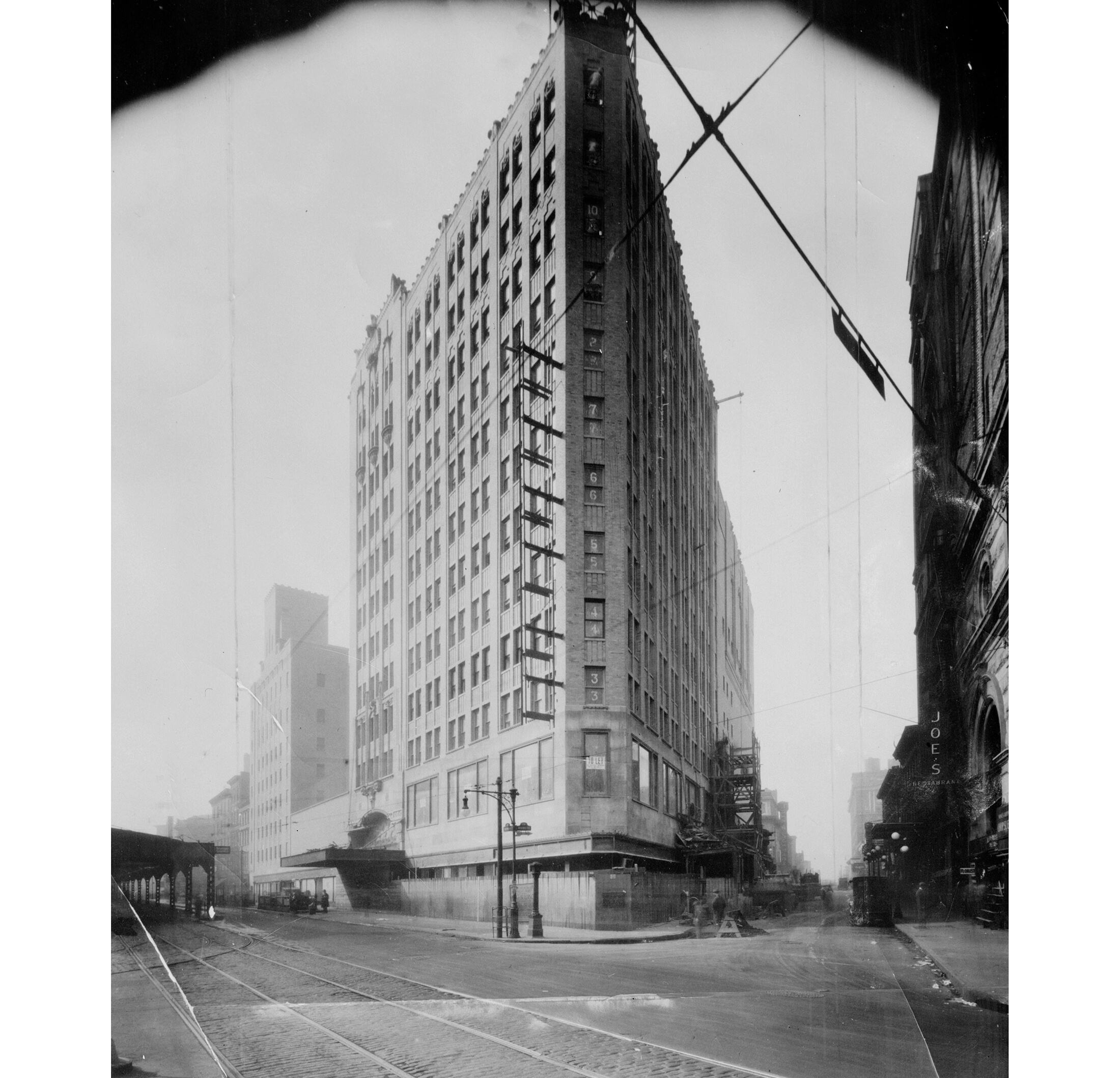 the exterior of the fox theater in 1928