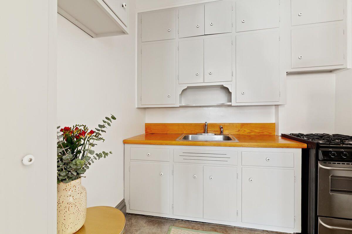 kitchen of 296 garfield place brooklyn