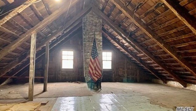 interior of woodhull house in millers place long island