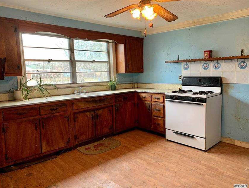 interior of woodhull house in millers place long island