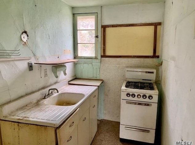 interior of woodhull house in millers place long island