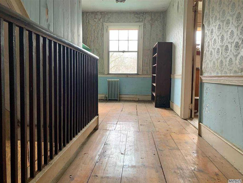 interior of woodhull house in millers place long island