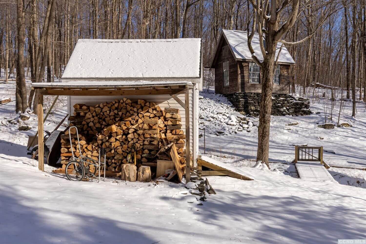 exterior of 42 tory hill in hillsdale ny