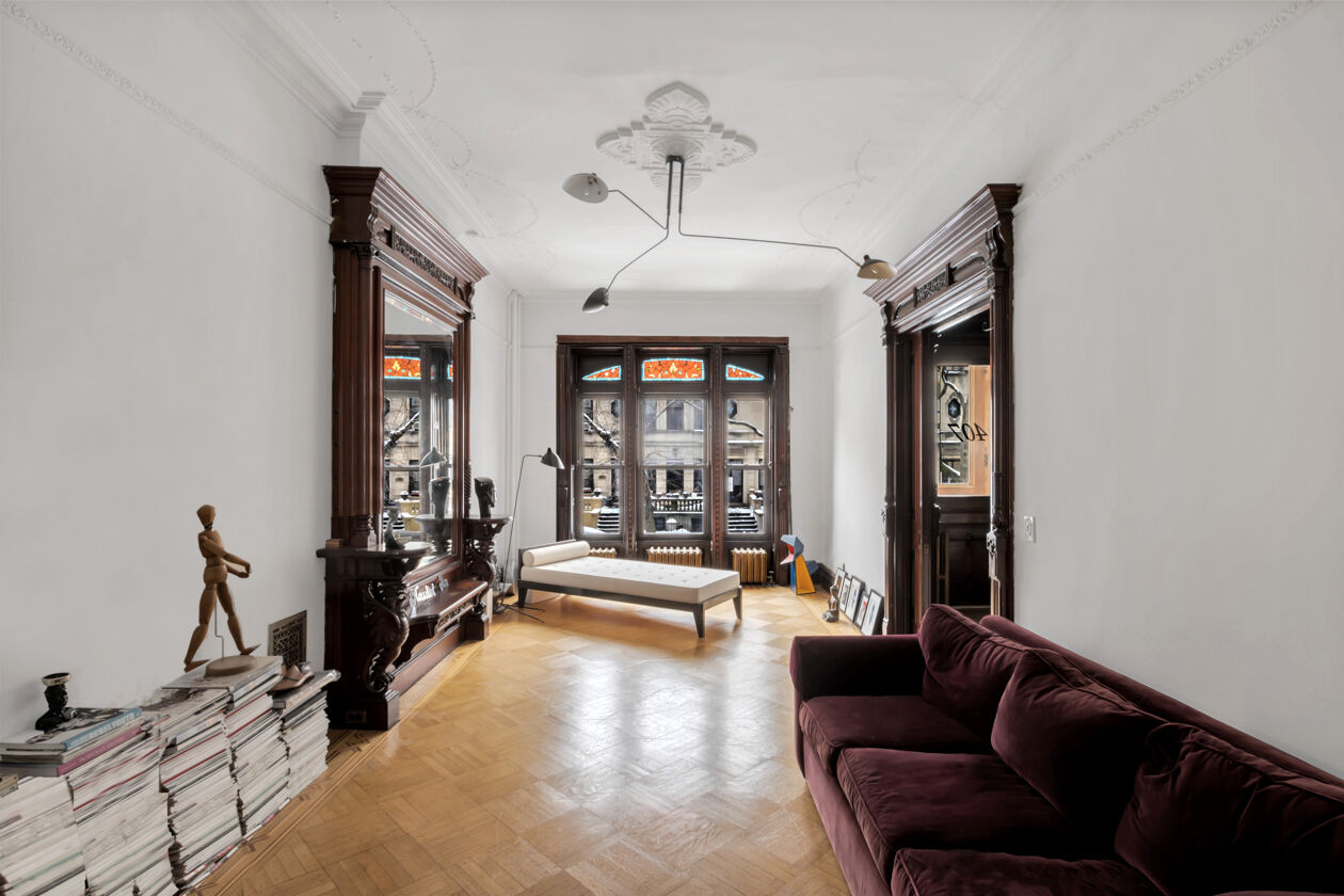 interior of 407 stuyvesant avenue