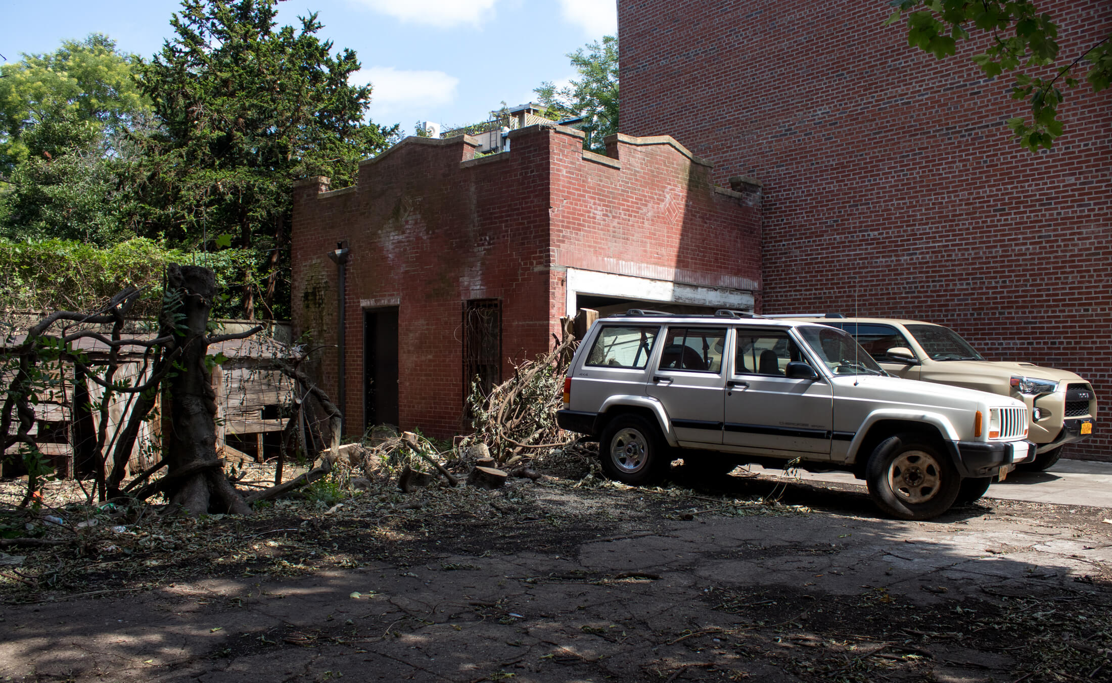 176 washington park garage exterior