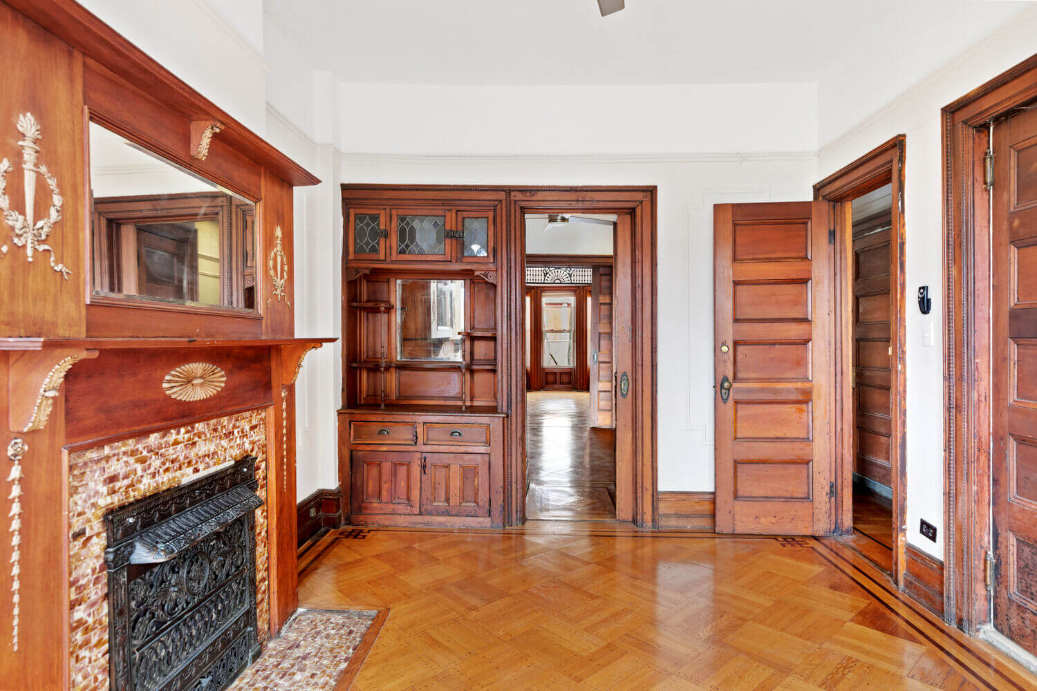 interior of 1092 prospect place brooklyn