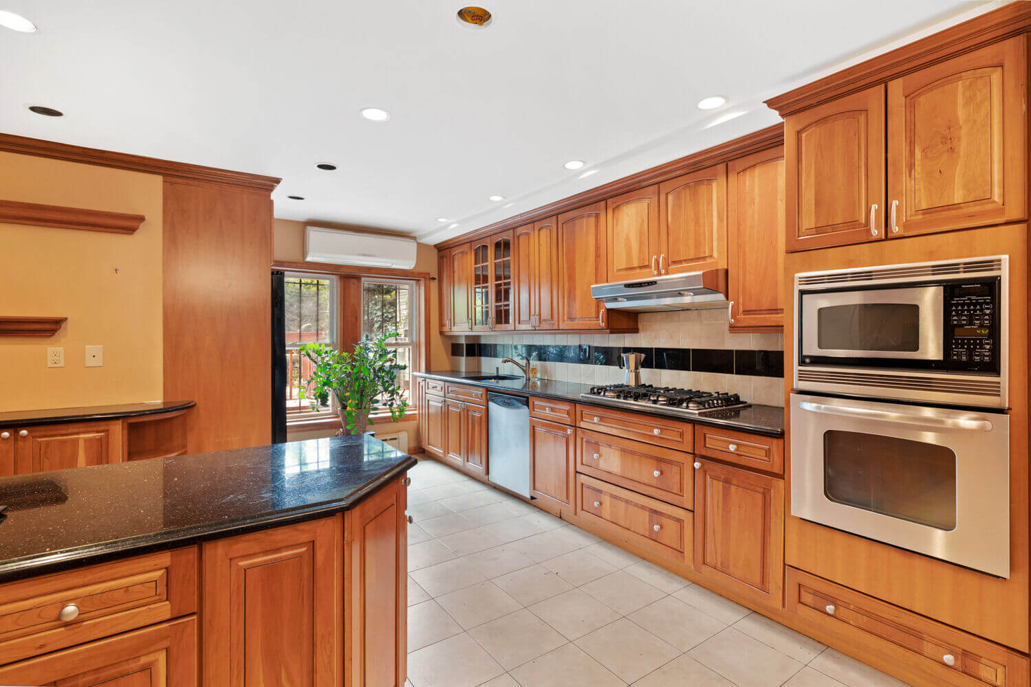 interior of 1092 prospect place brooklyn