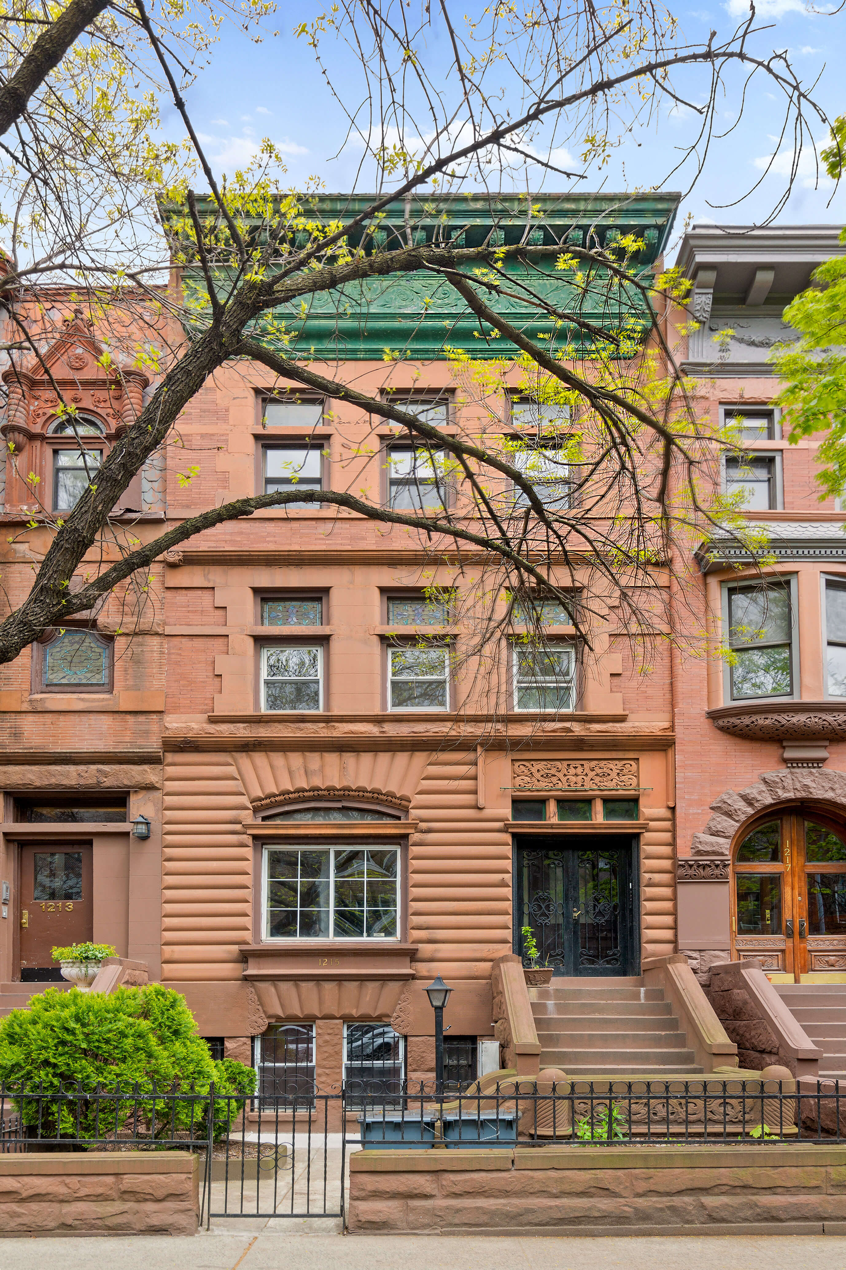 exterior of 1215 dean street in crown heights brooklyn