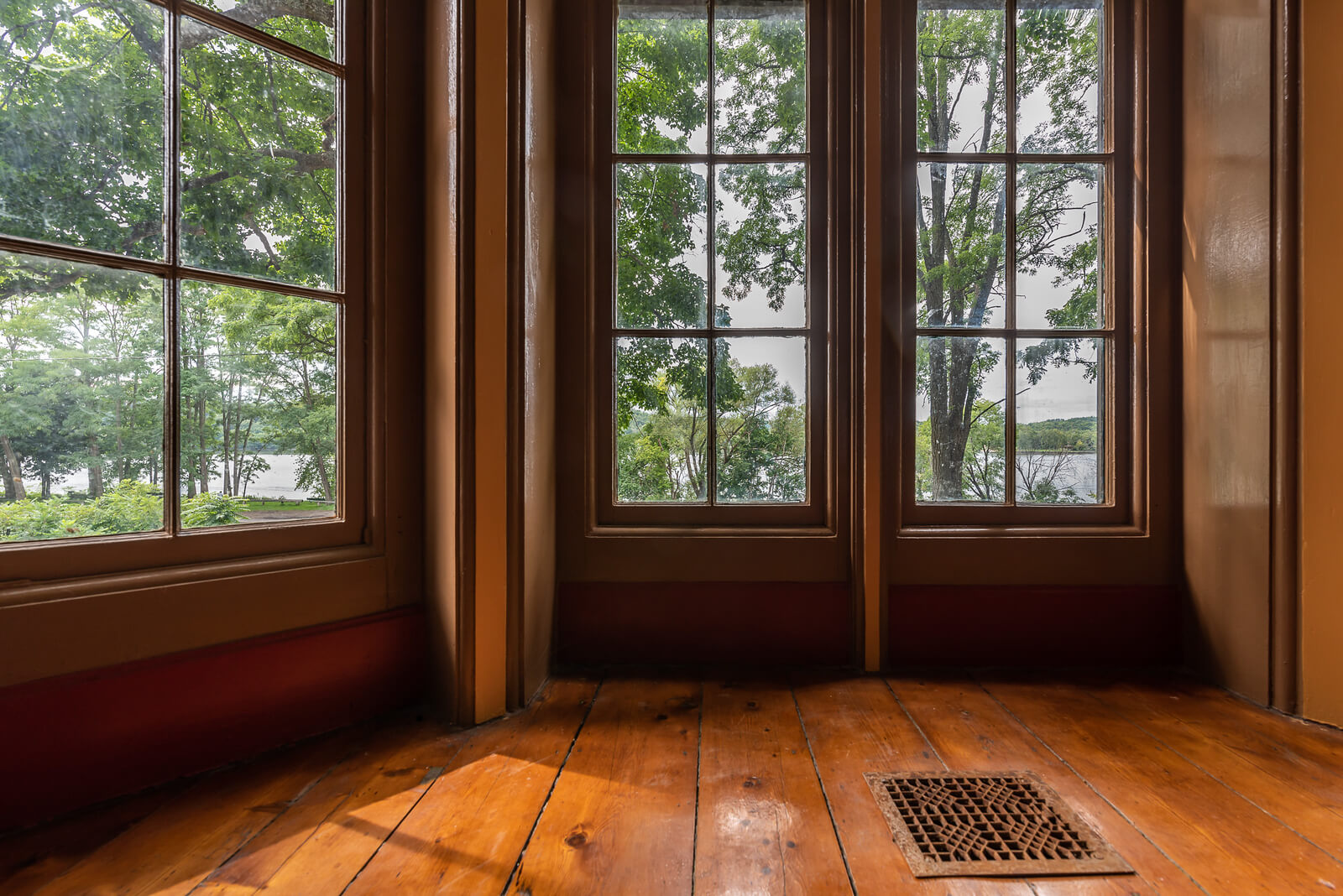 interior of 66 riverview street in stuyvesant ny