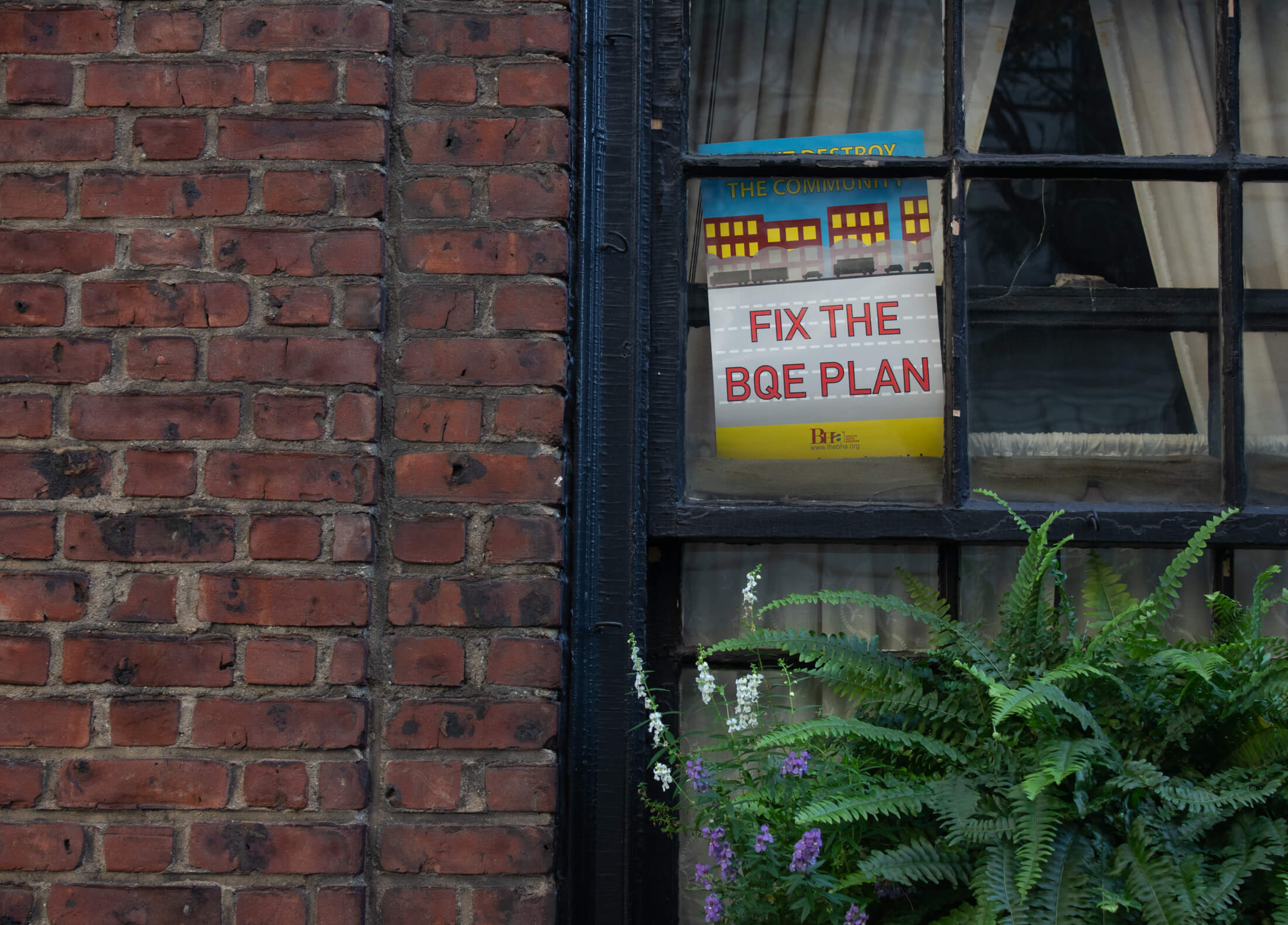 bqe sign in brooklyn heights