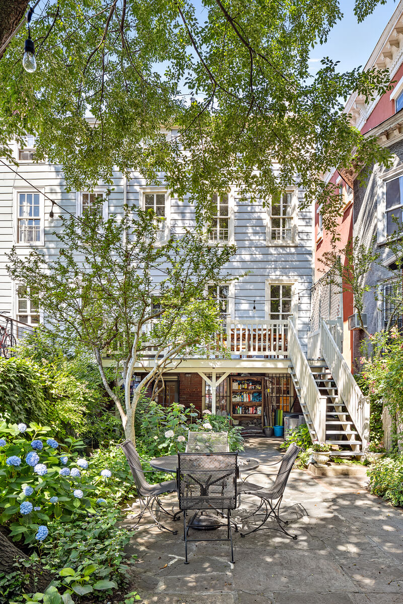 exterior of 357 washington avenue in clinton hill brooklyn