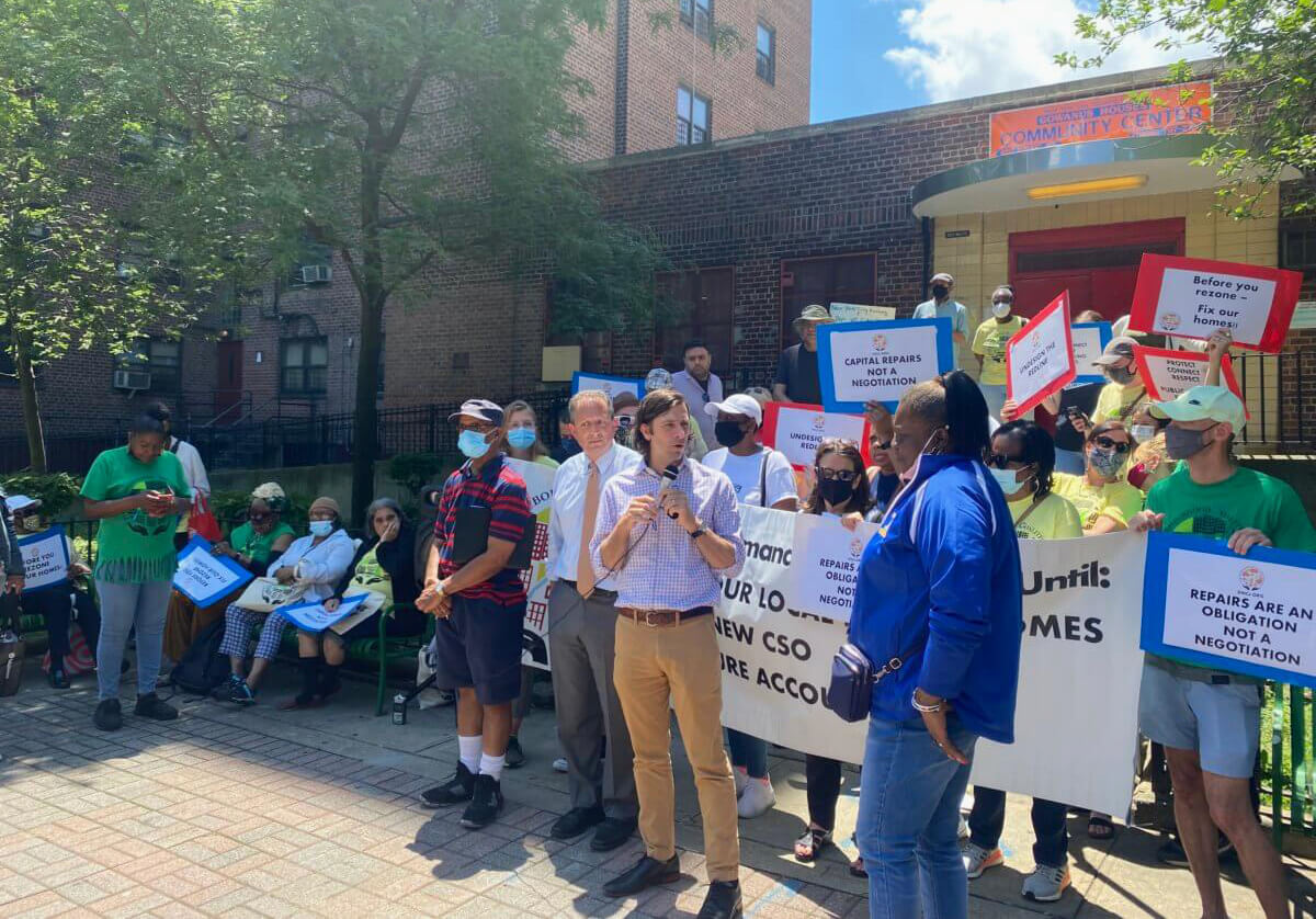 Elected officials and tenant leaders rallied at the Gowanus Houses on June 15