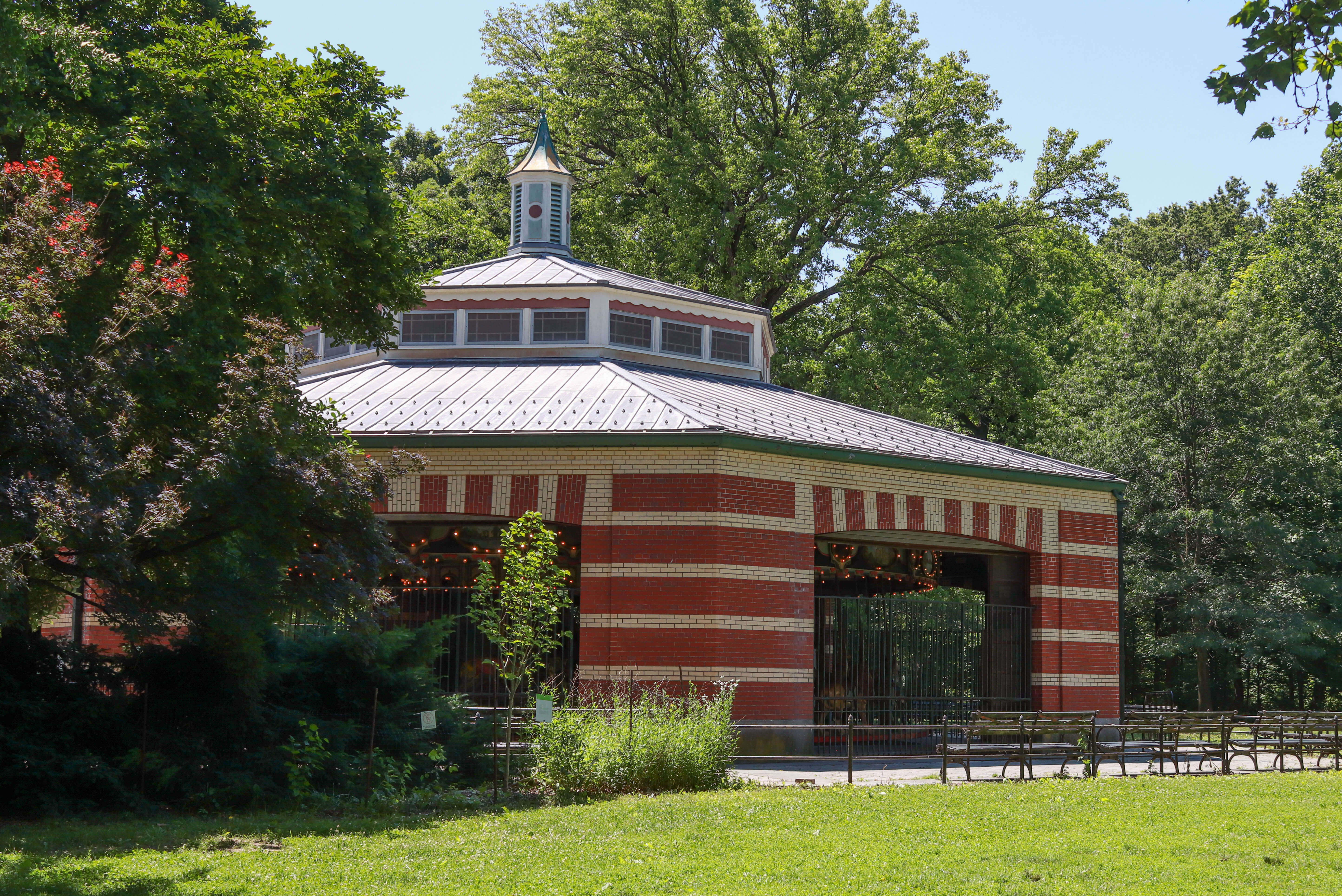 prospect park carousel in brooklyn