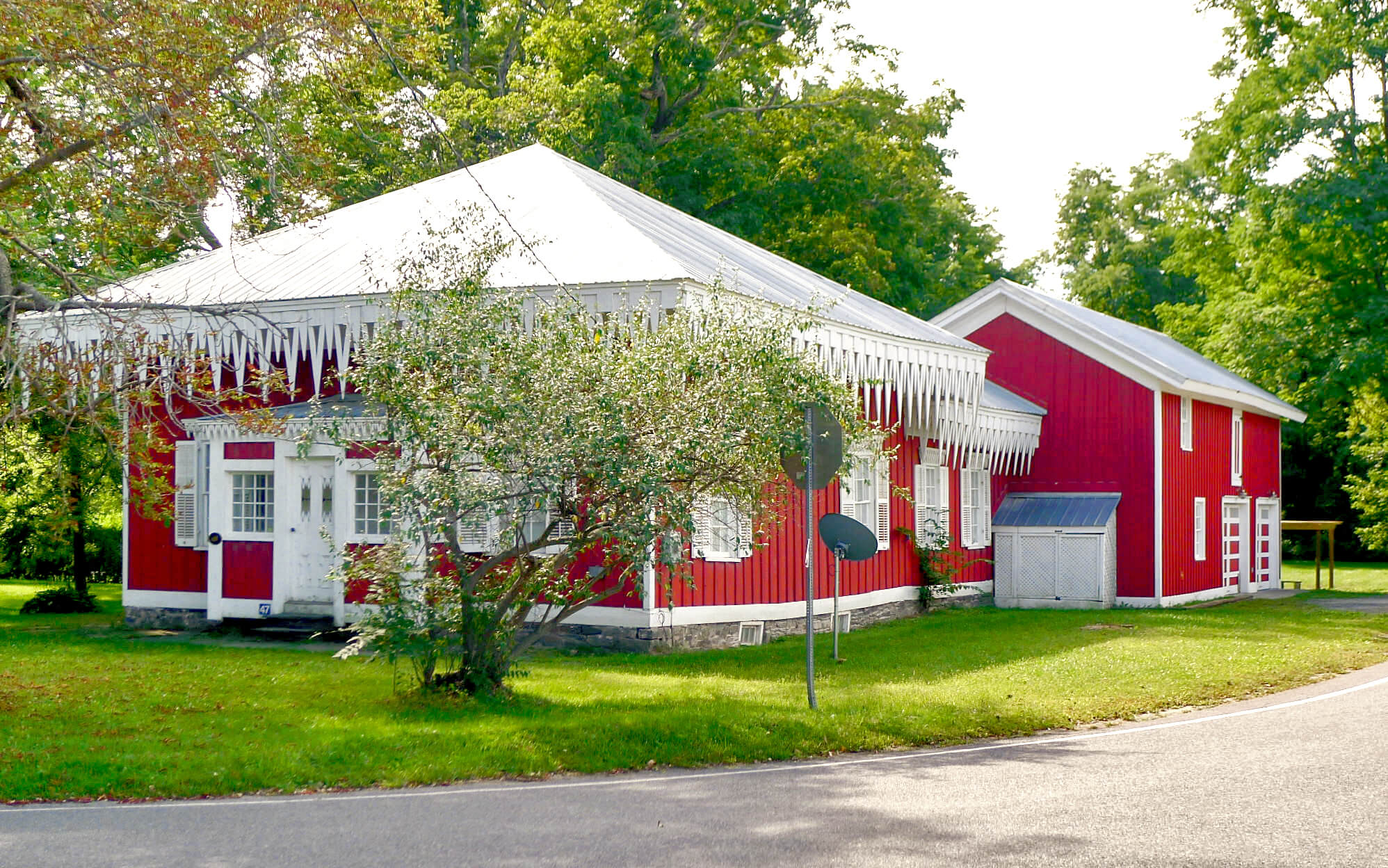 exterior of the icicle house