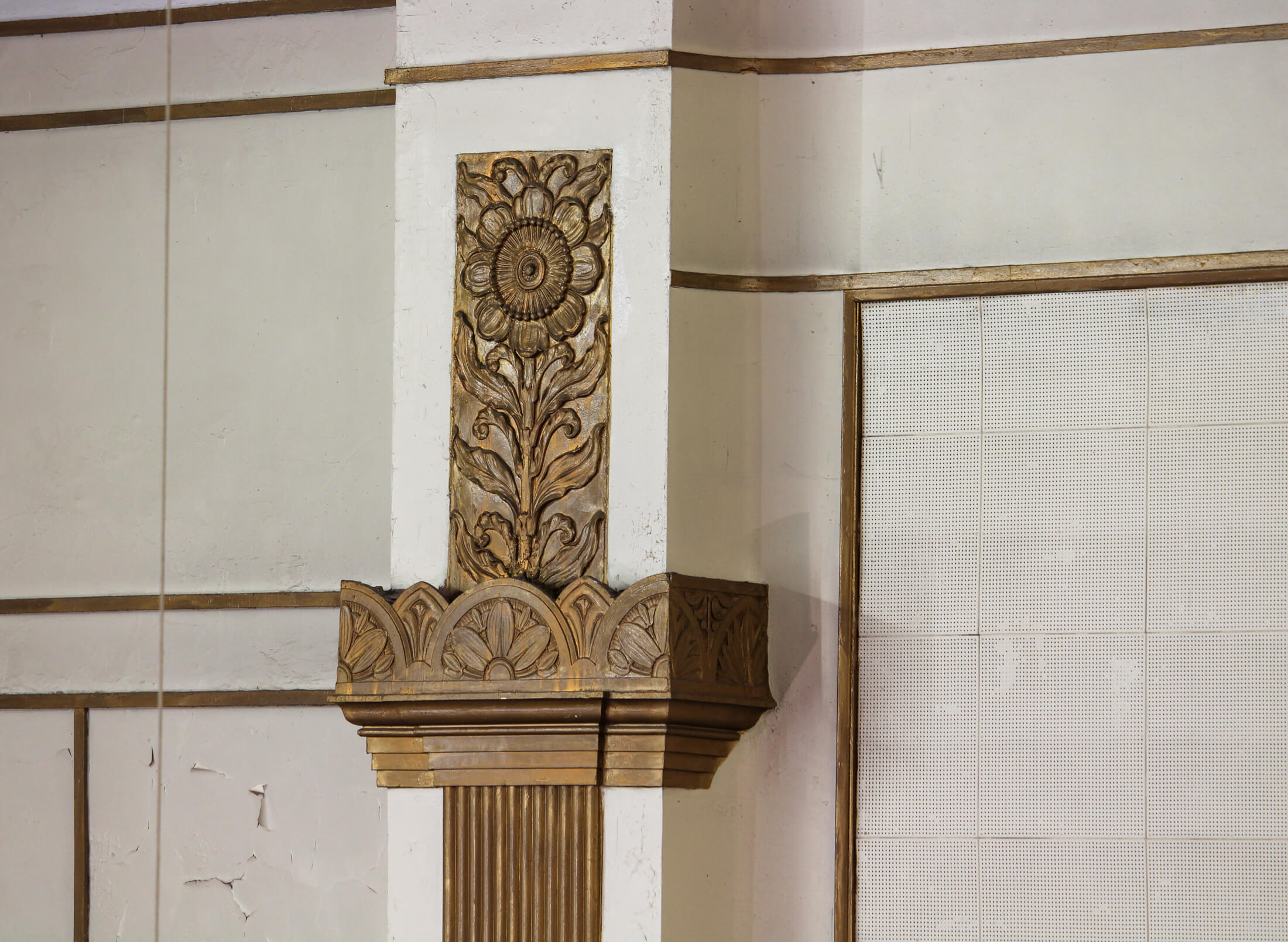 interior of the rialto theater flatbush brooklyn