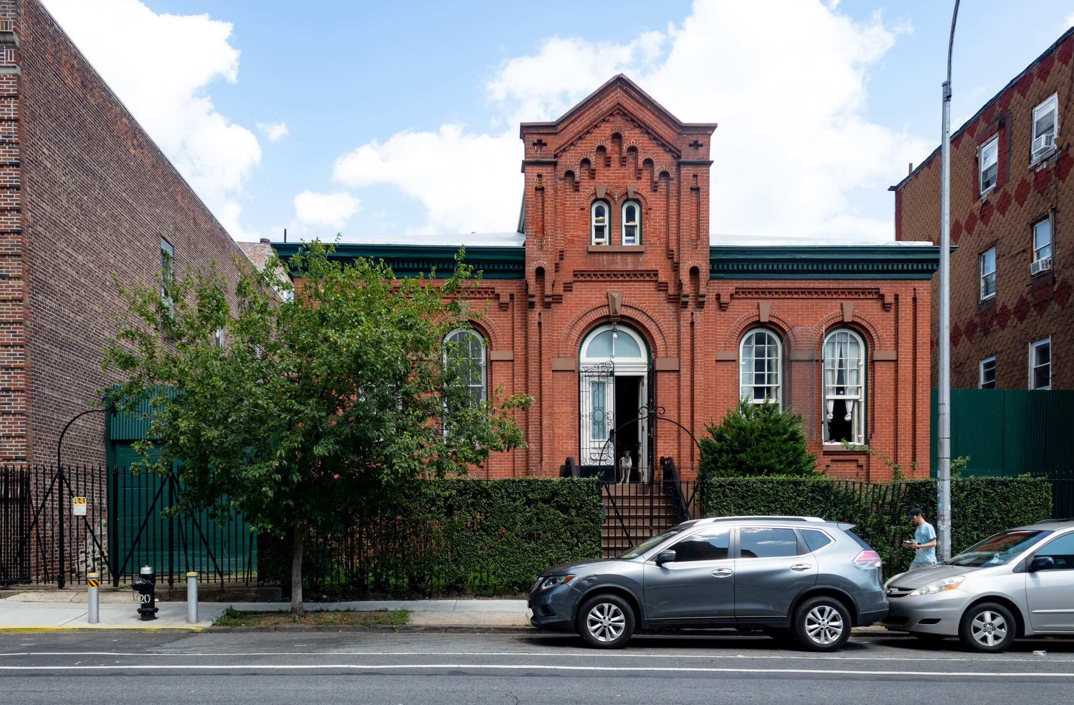 exterior of 270 union avenue brooklyn