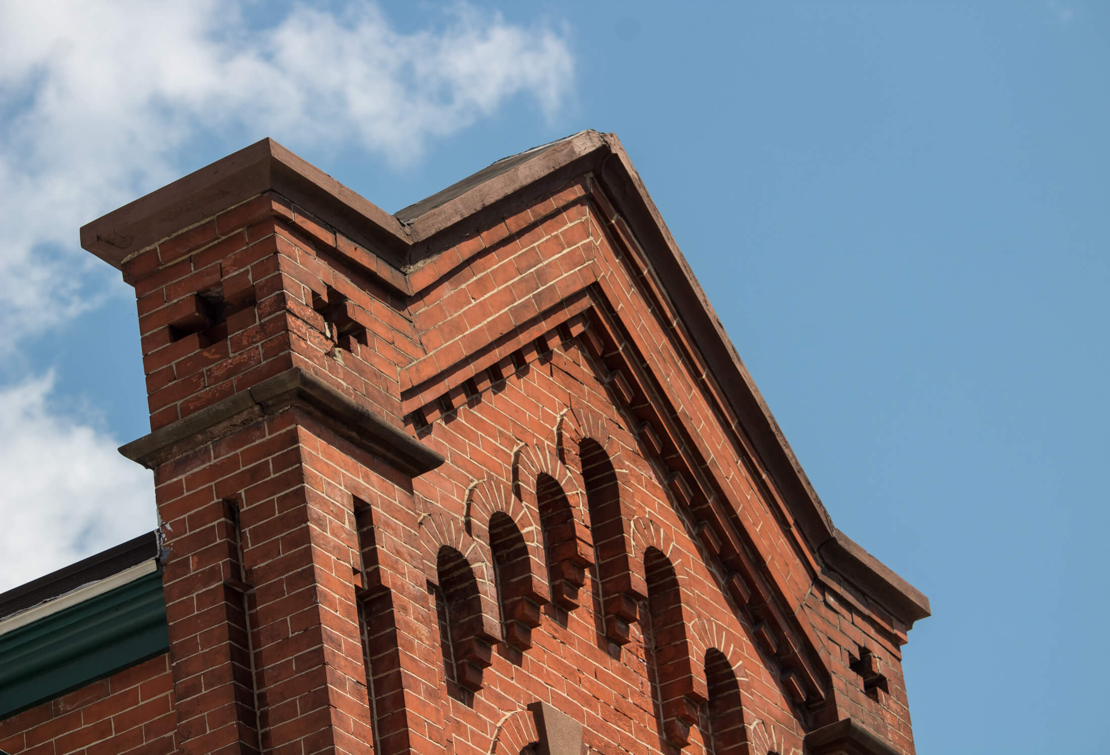 exterior of 270 union avenue brooklyn