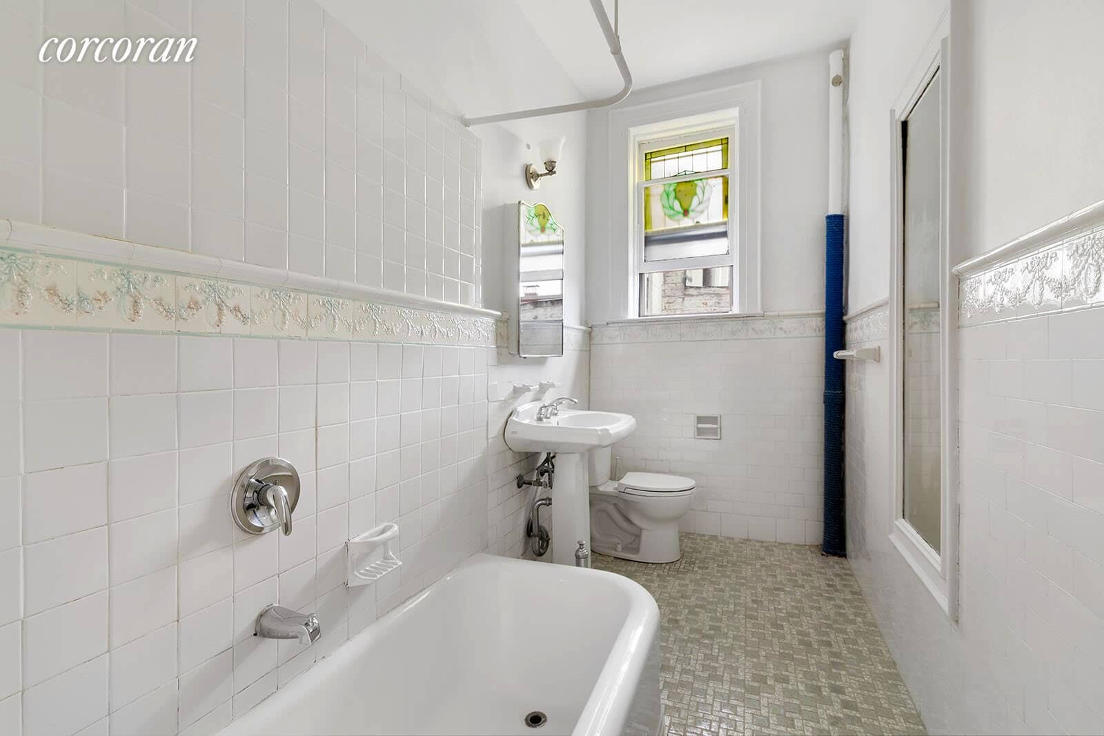 interior of 4f in 582 5th street brooklyn