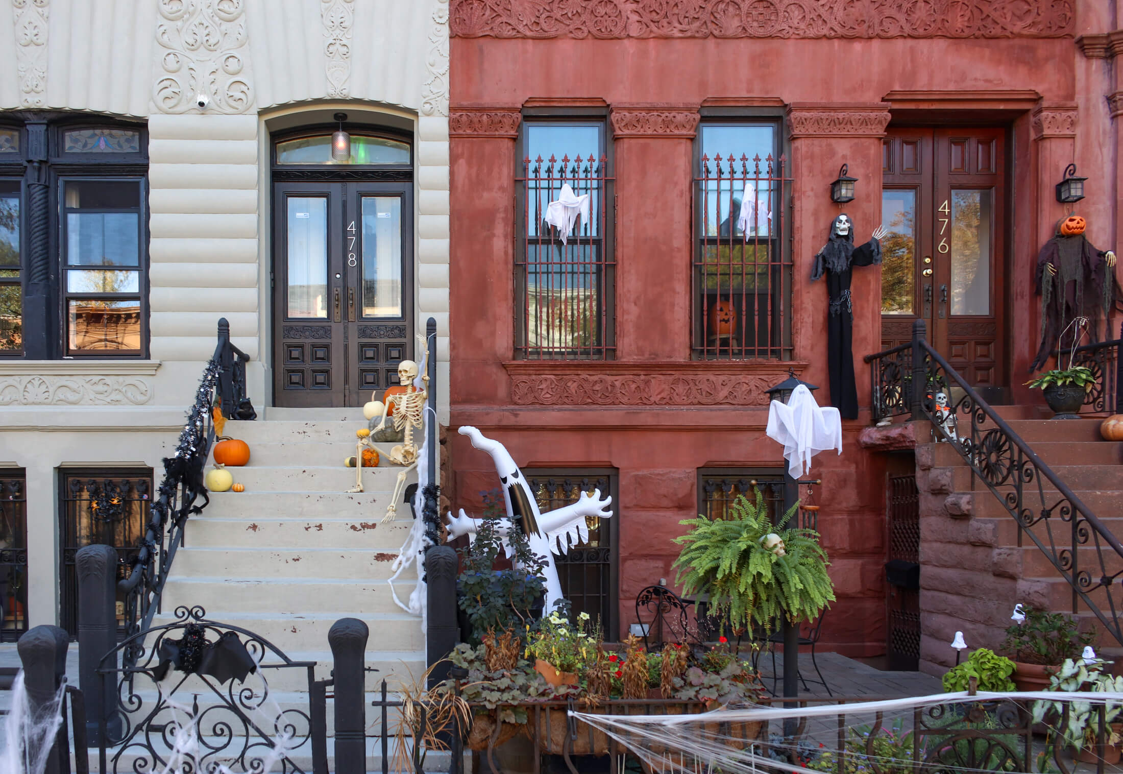 bed stuy stoops decorated for halloween