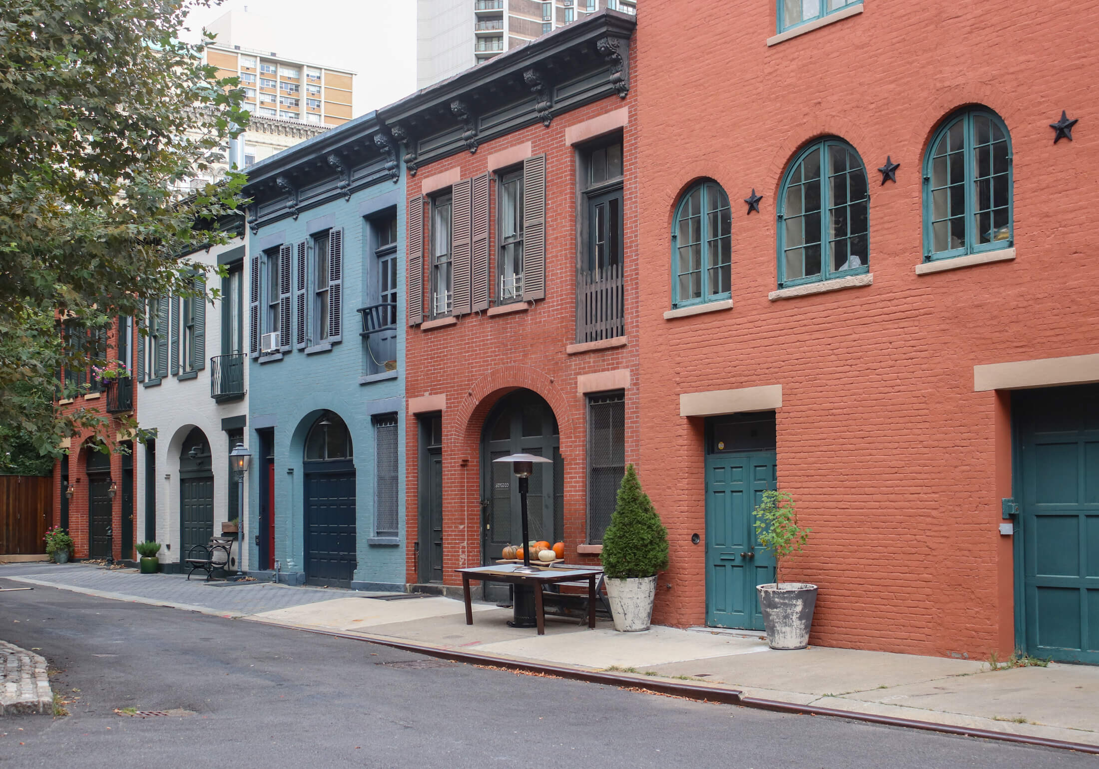 carriage houses on college place