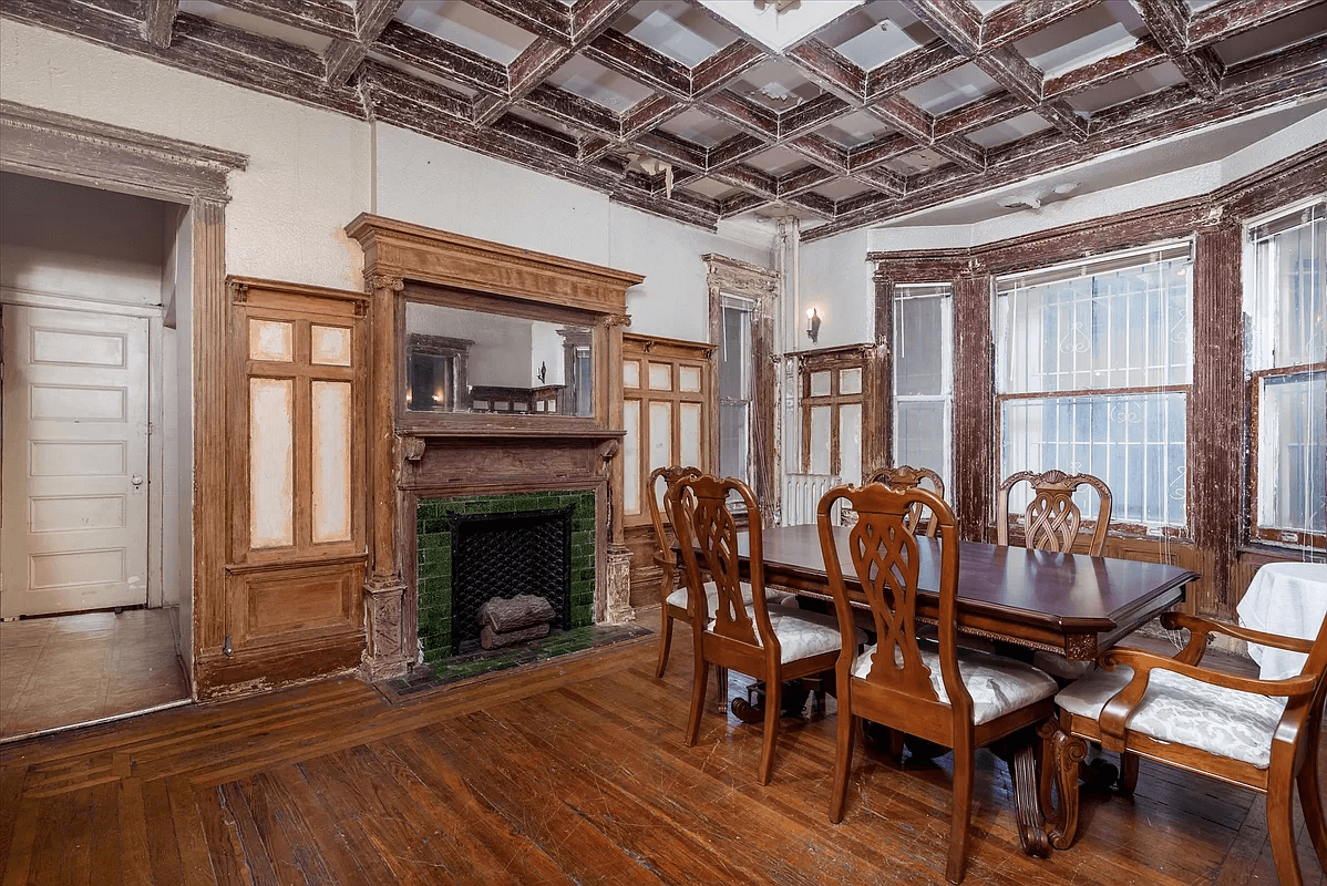 interior of 817 prospect place