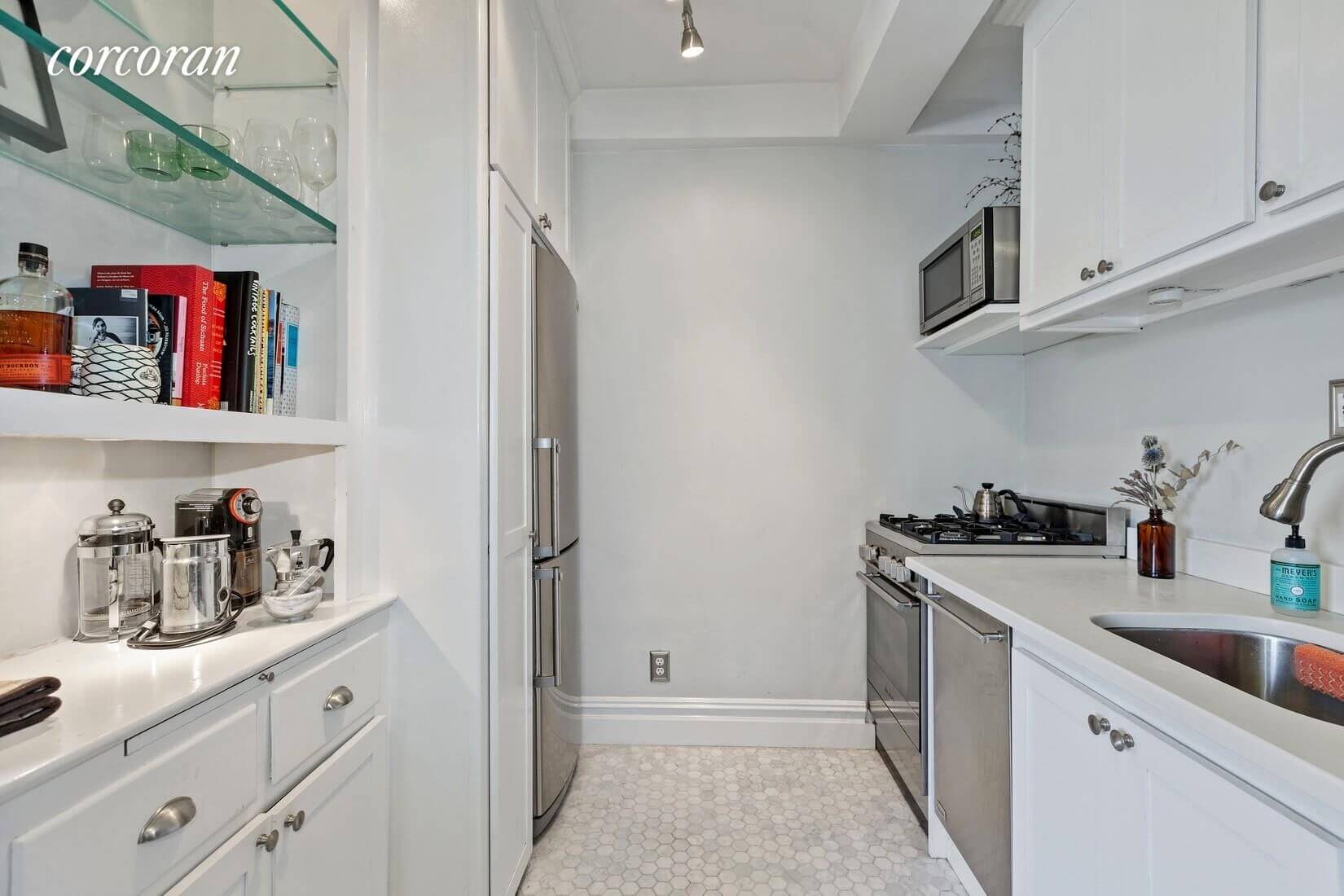 interior of apartment 8m in 101 lafayette avenue