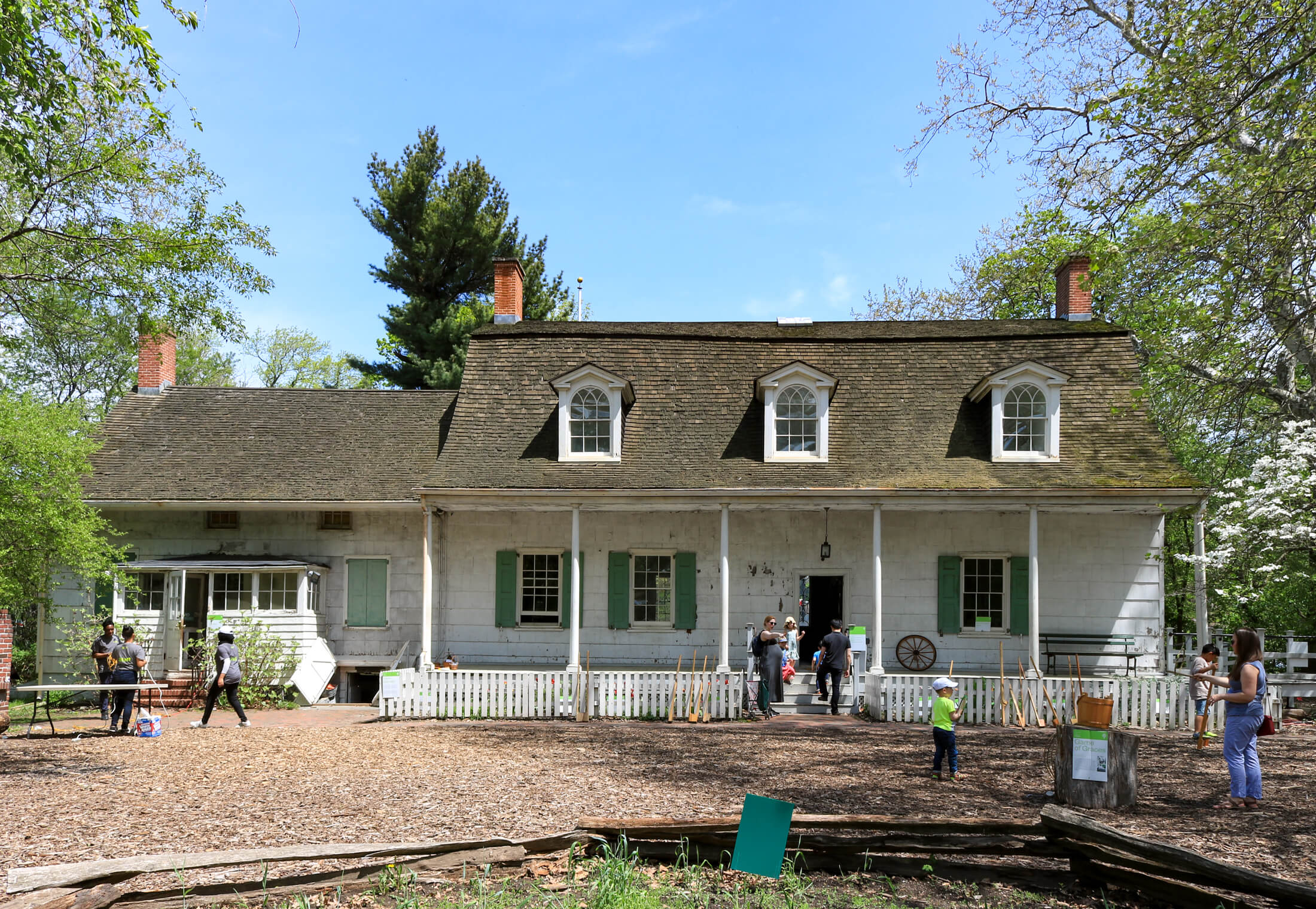 exterior of the lefferts house