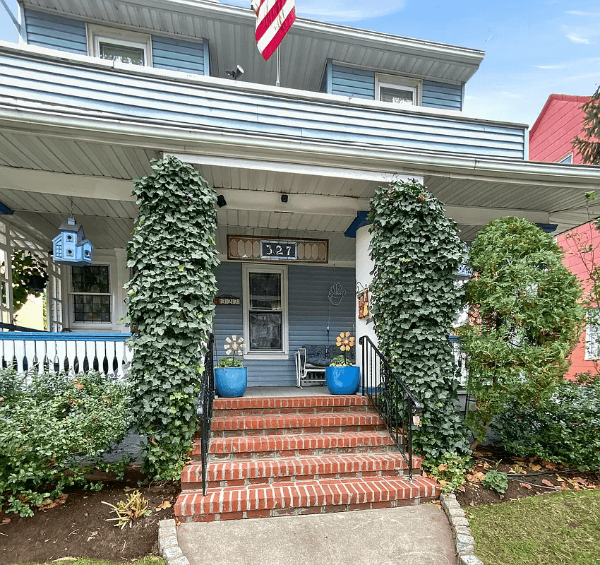 exterior of 327 Marlborough Road