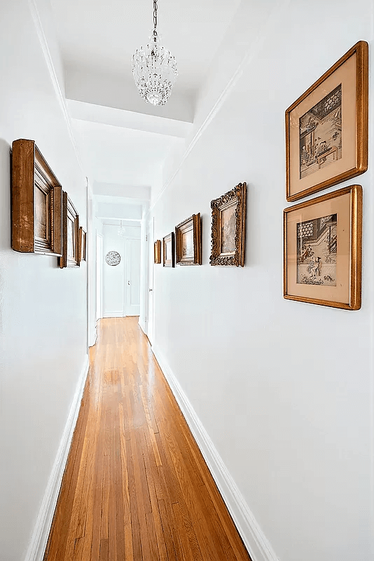 interior of apt 4b 135 eastern parkway