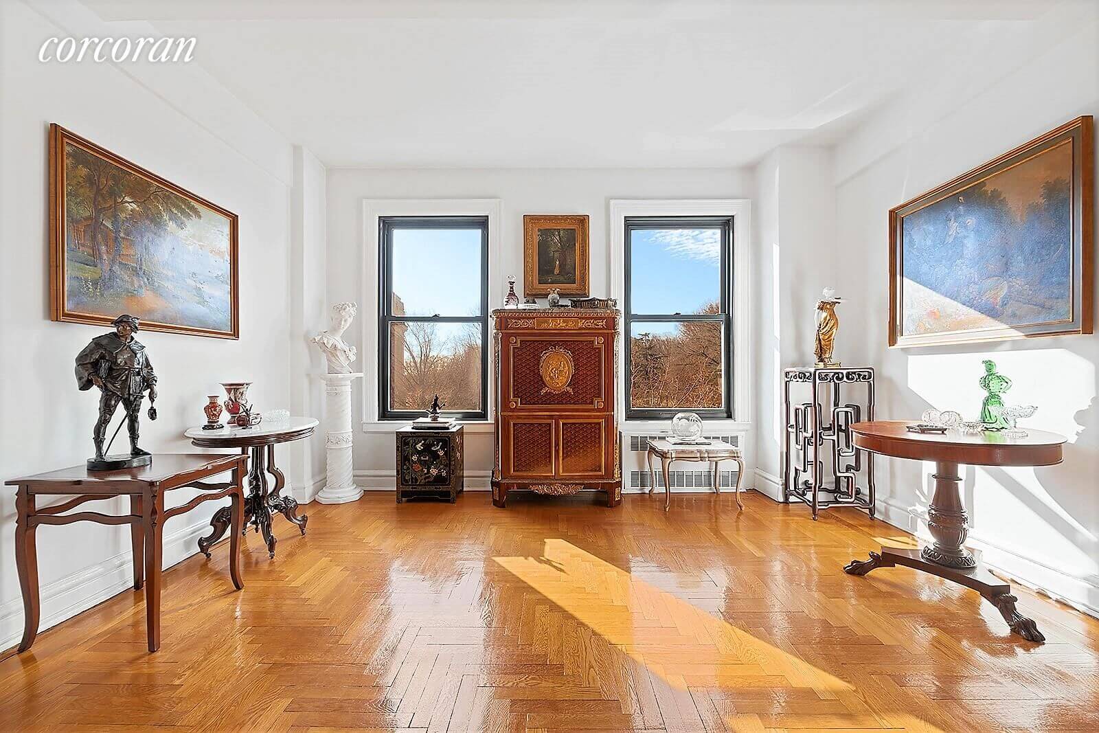 interior of apt 4b 135 eastern parkway