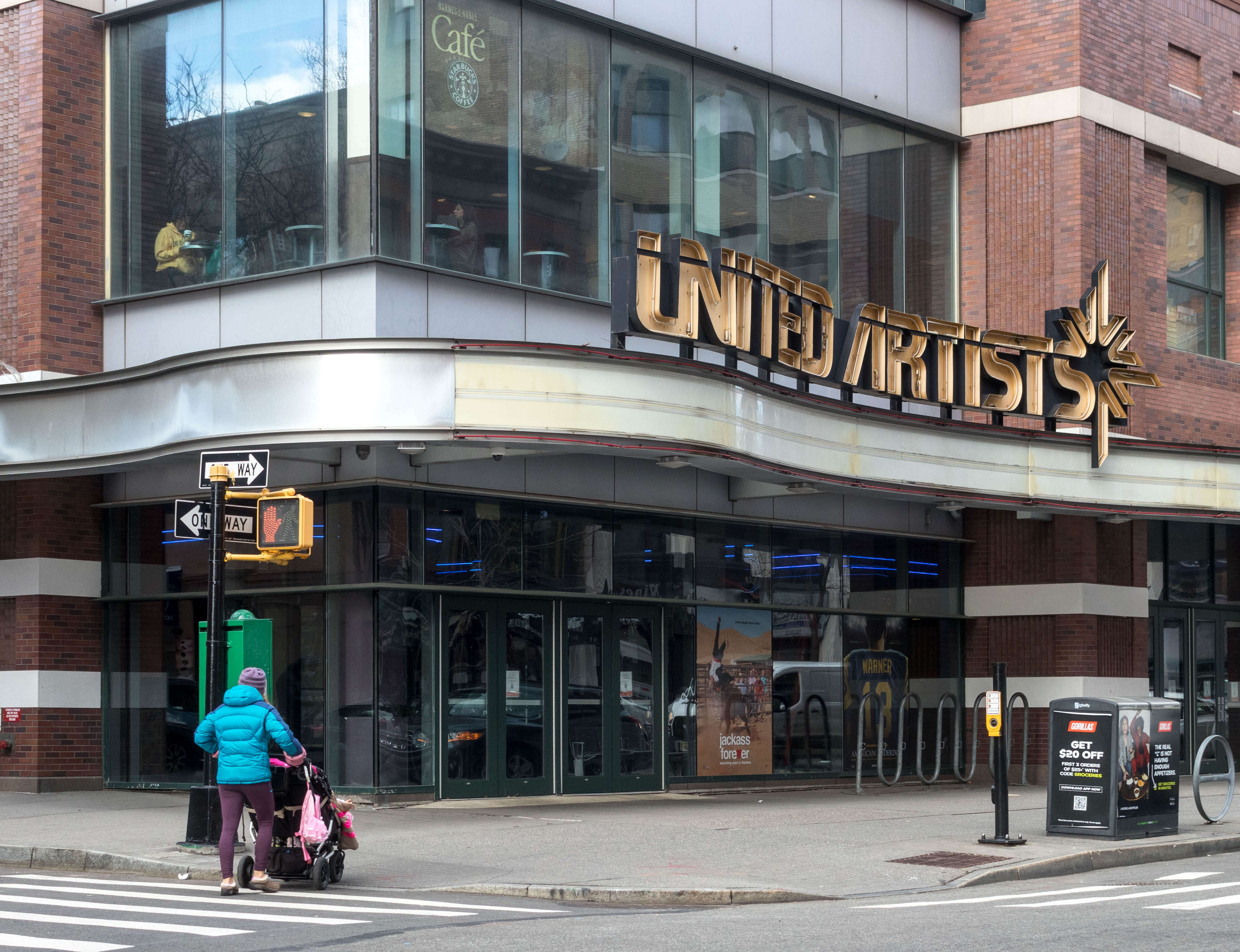 Brooklyn Heights Movie Theater Court Street Regal Cinema Shutters